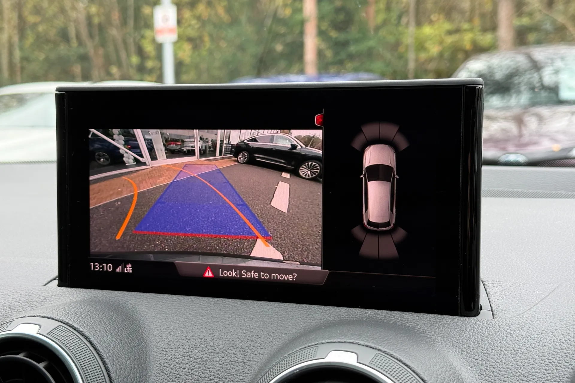 Audi Q2 thumbnail image number 4