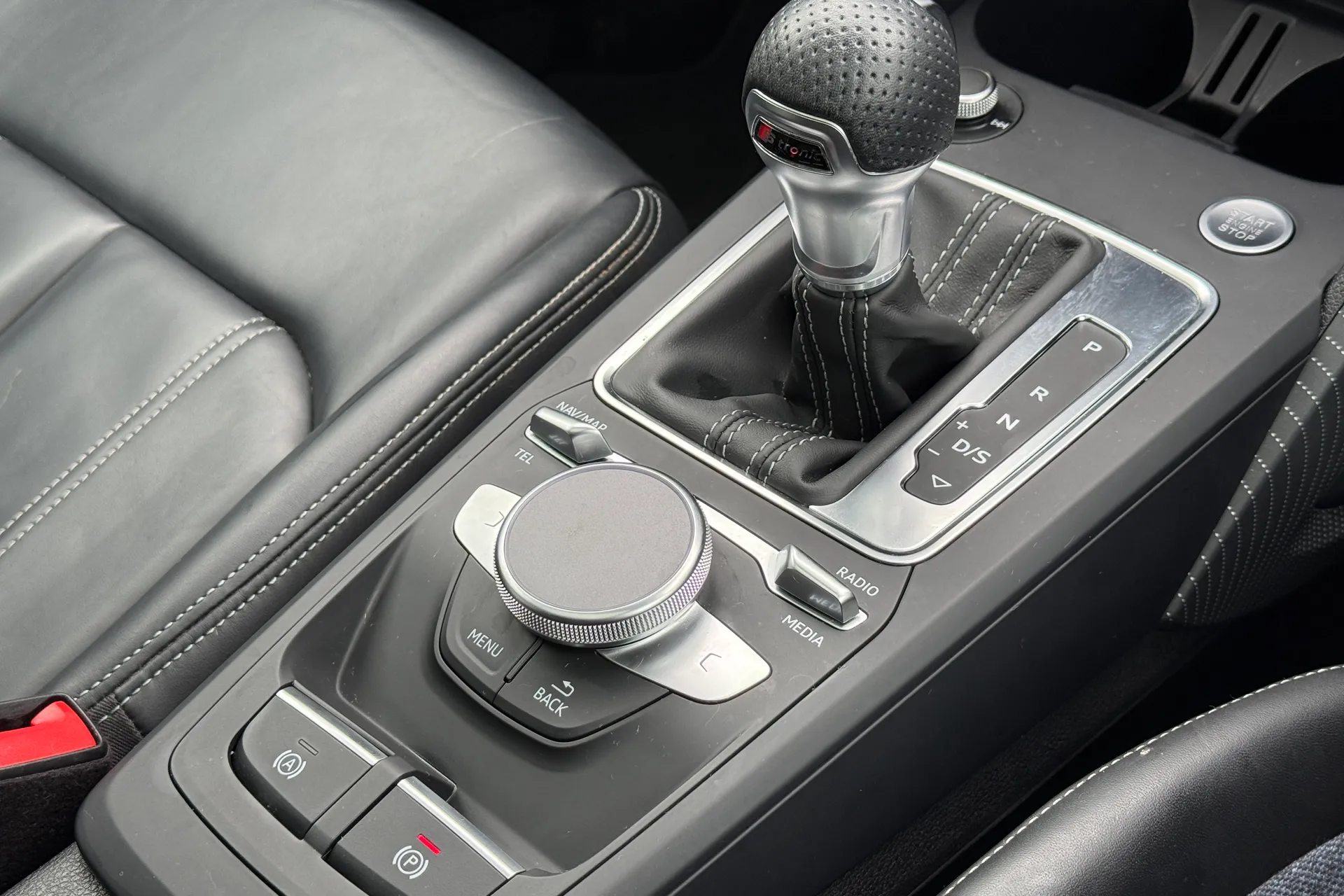 Audi Q2 thumbnail image number 22