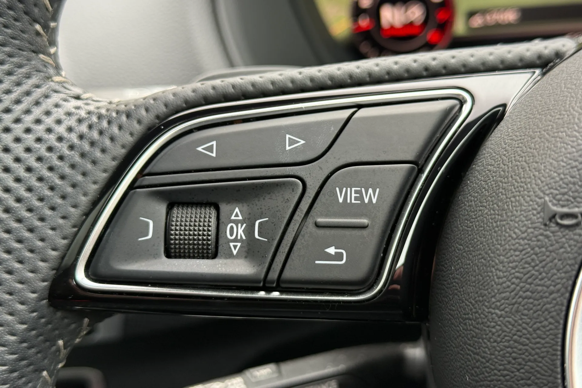 Audi Q2 thumbnail image number 14