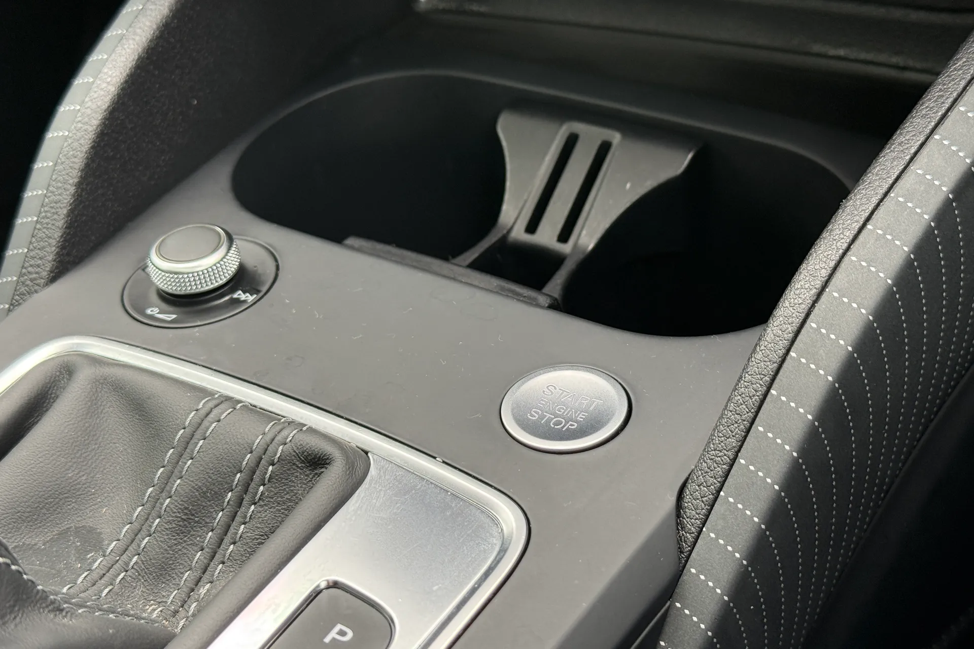 Audi Q2 thumbnail image number 21