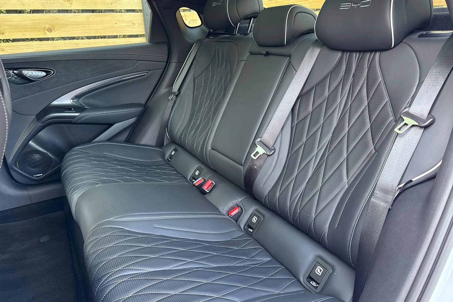 BYD SEAL thumbnail image number 32