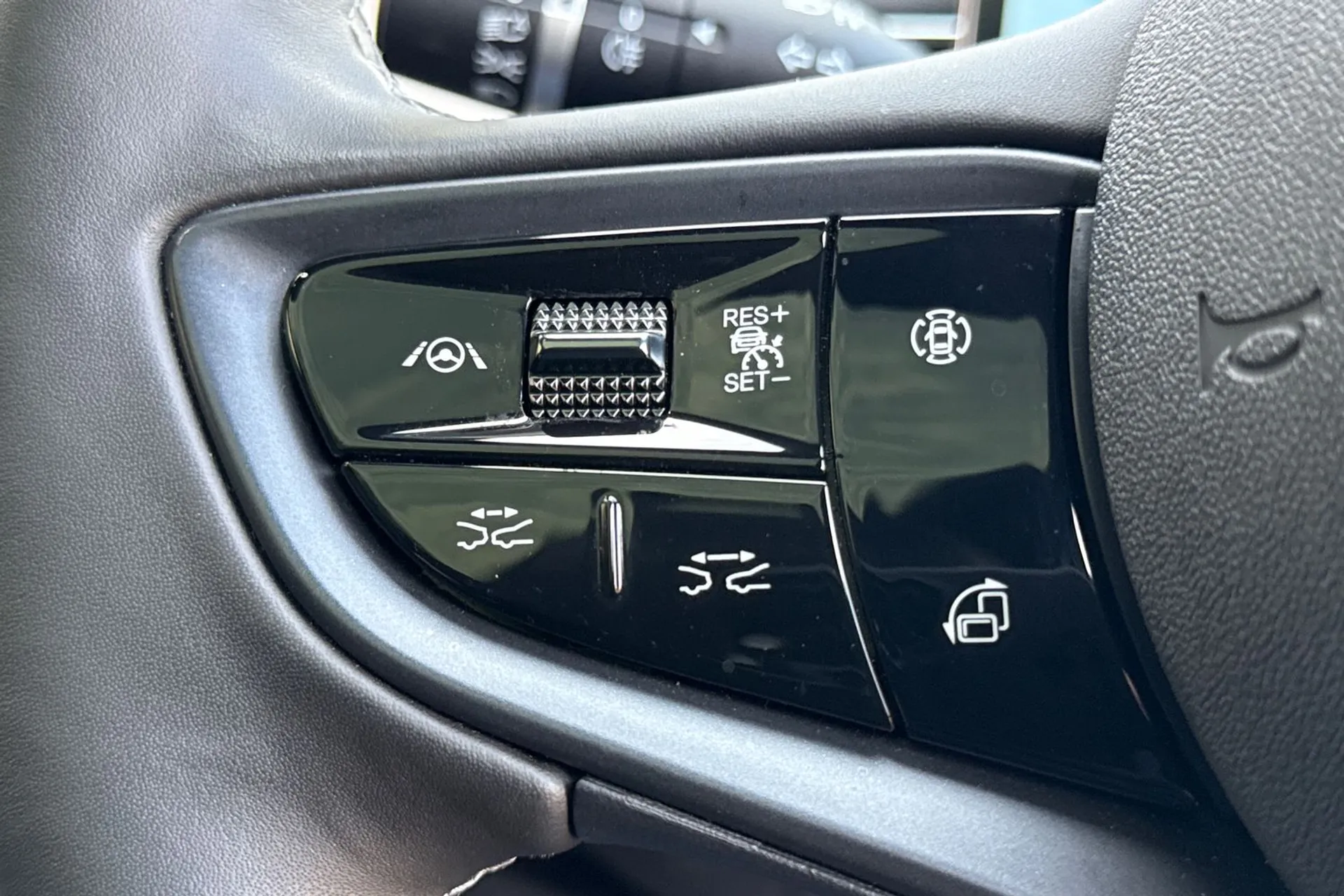 BYD SEAL thumbnail image number 38