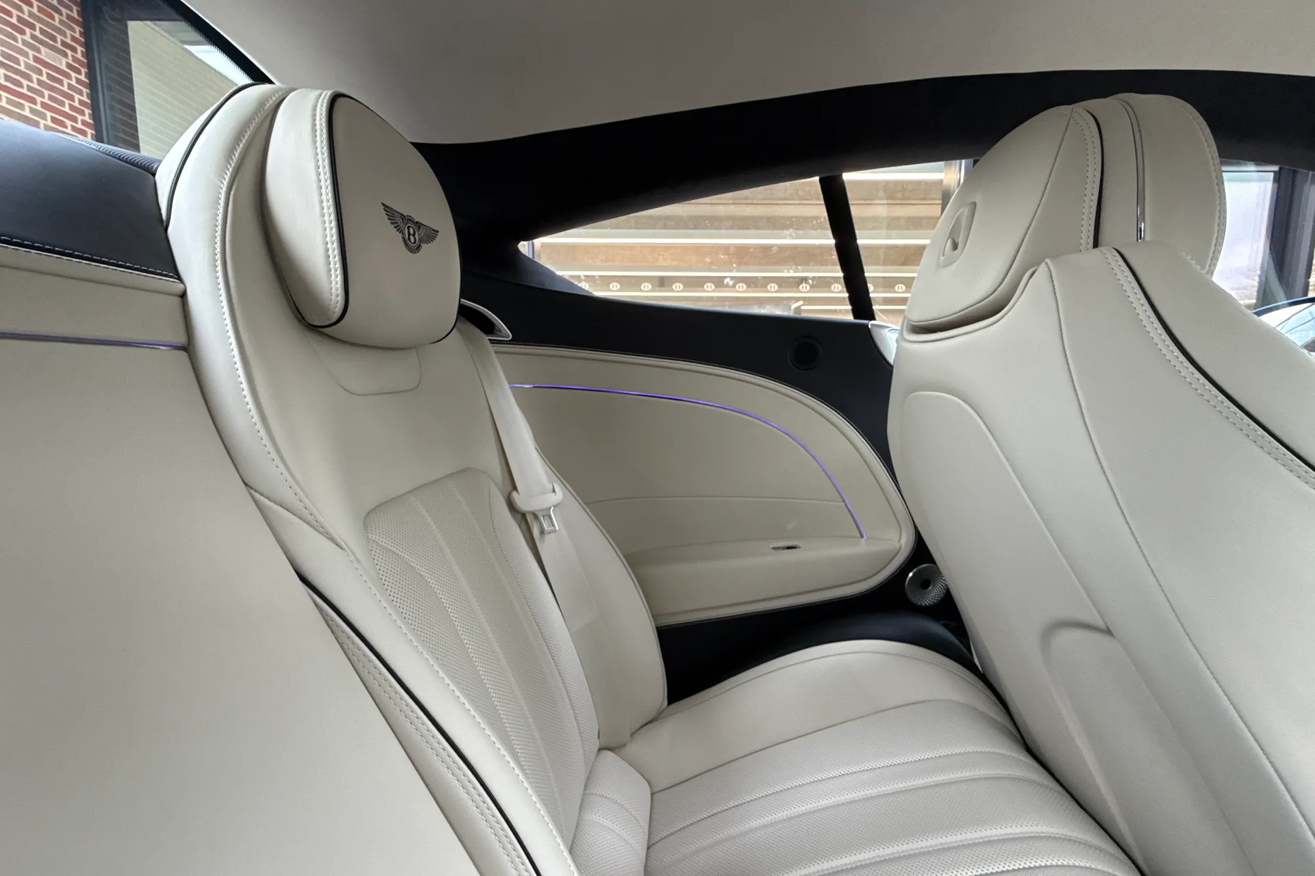 Bentley CONTINENTAL GT thumbnail image number 21