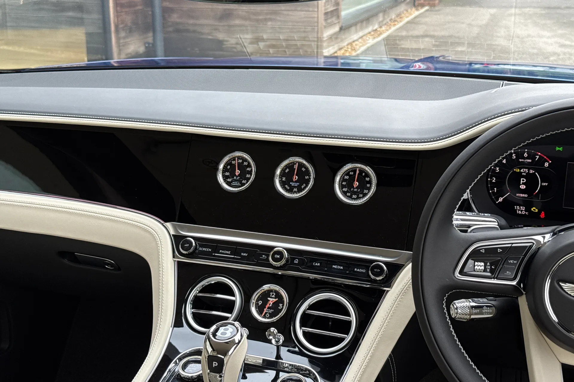 Bentley CONTINENTAL GT thumbnail image number 16