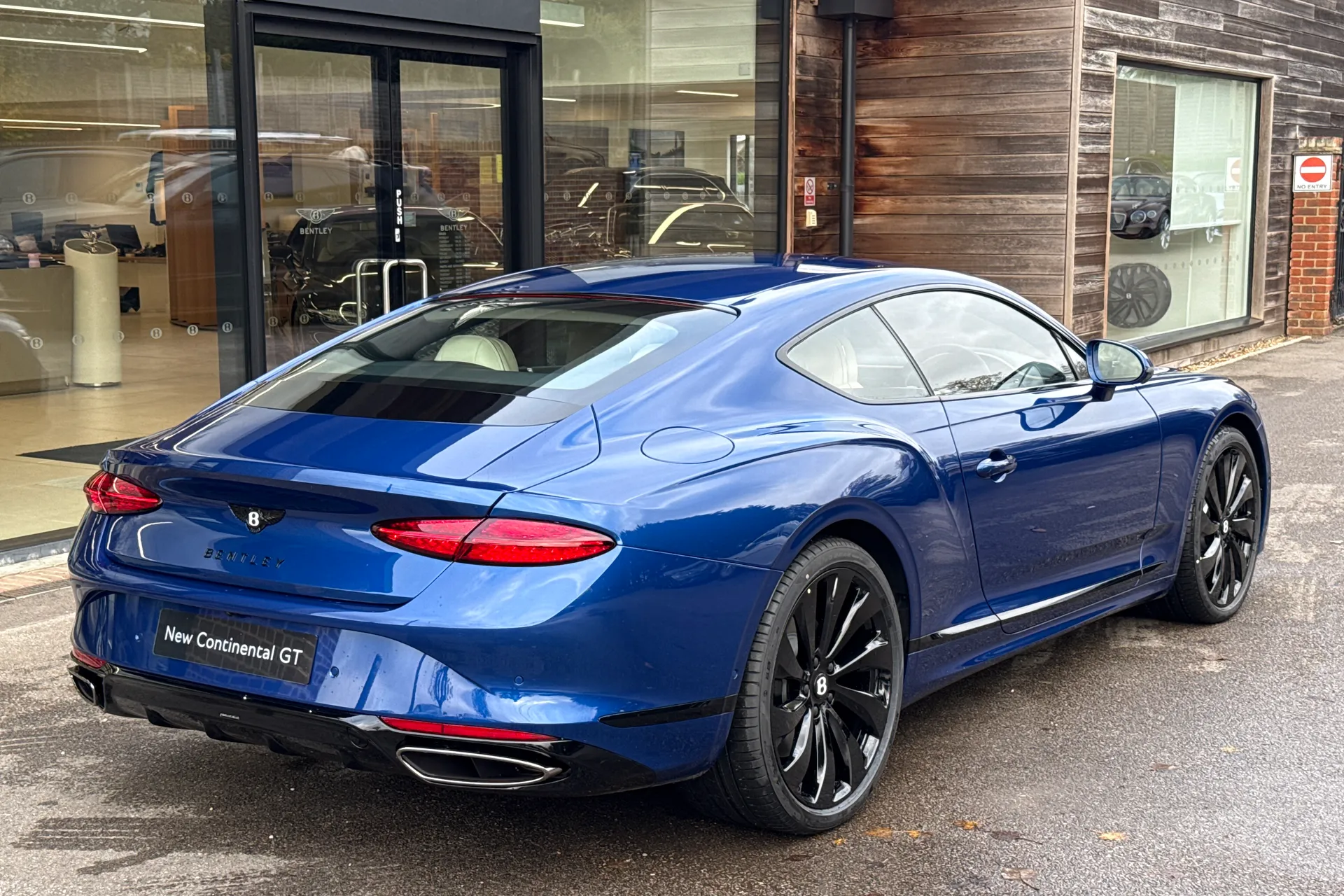 Bentley CONTINENTAL GT thumbnail image number 24