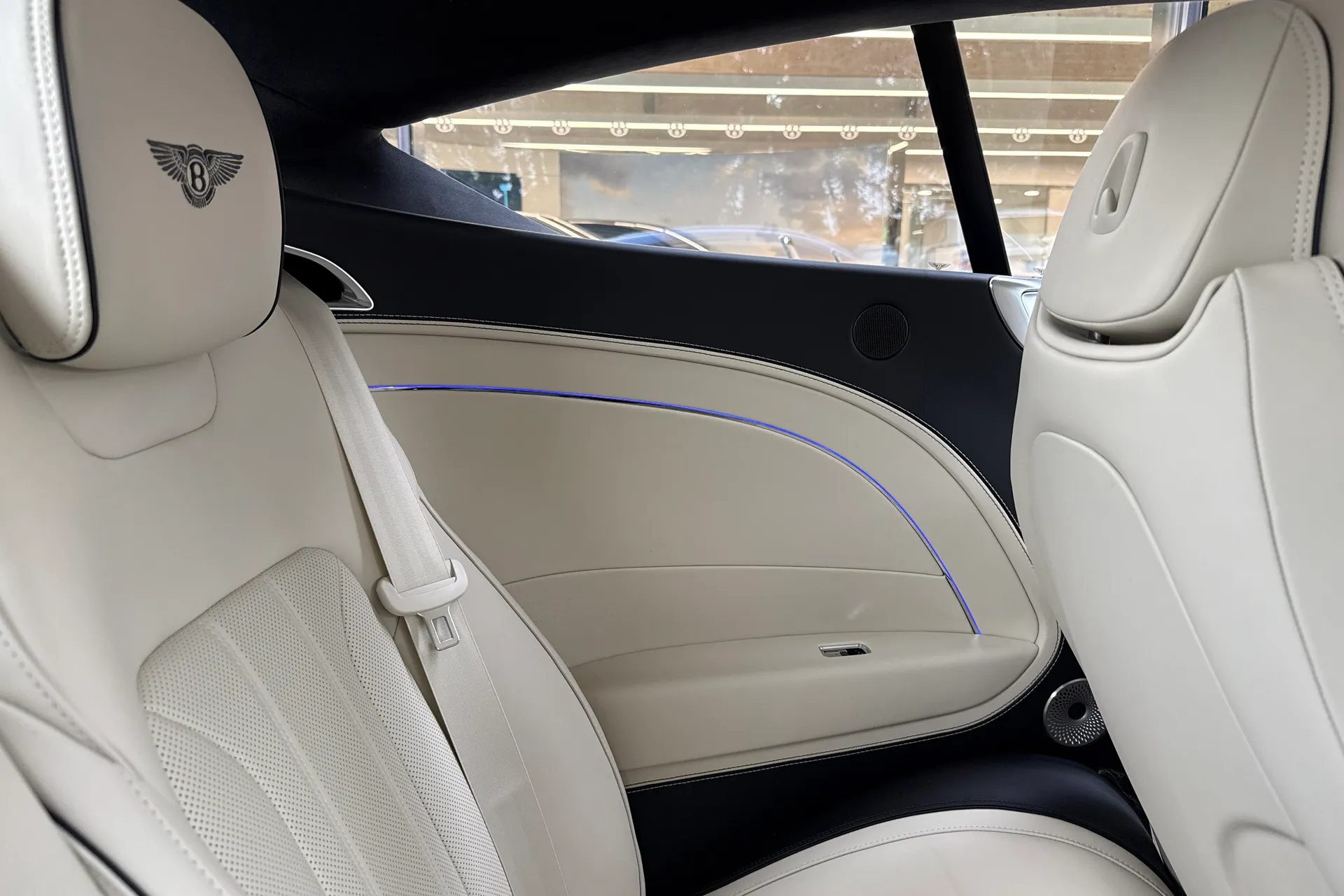 Bentley CONTINENTAL GT thumbnail image number 20