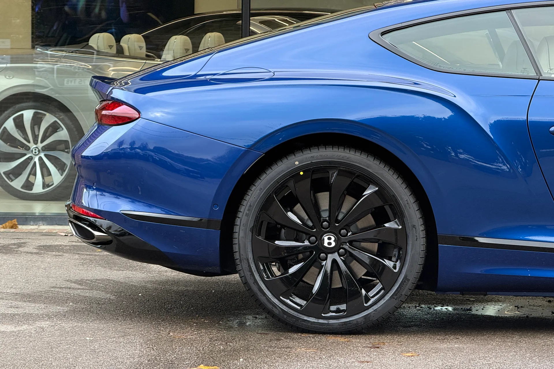 Bentley CONTINENTAL GT thumbnail image number 5