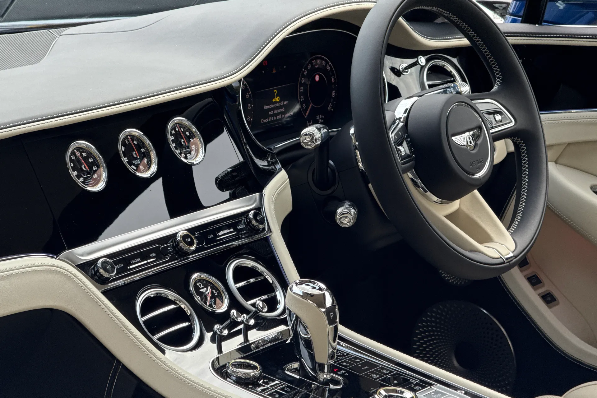 Bentley CONTINENTAL GT thumbnail image number 35