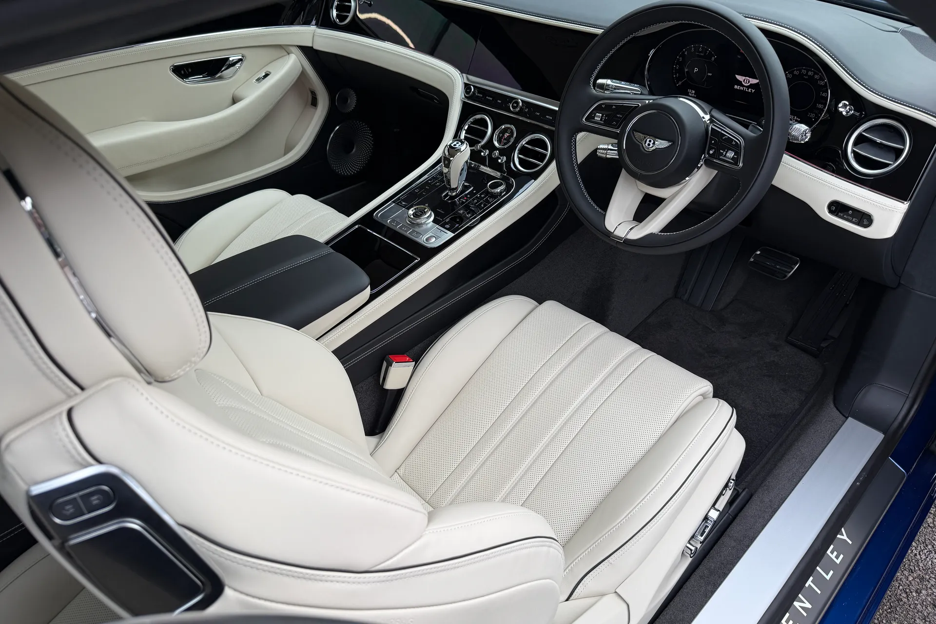 Bentley CONTINENTAL GT thumbnail image number 7