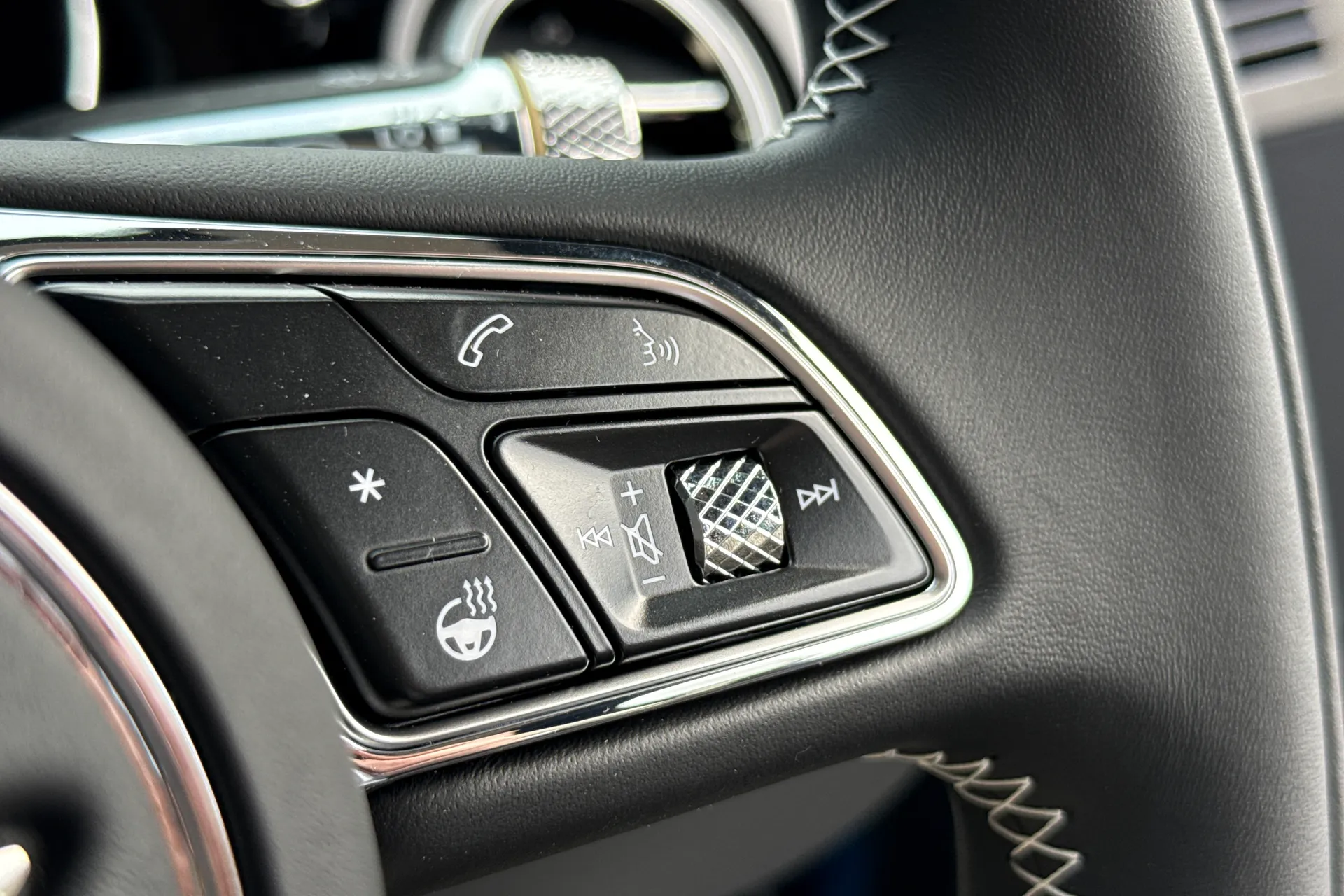 Bentley CONTINENTAL GT thumbnail image number 33