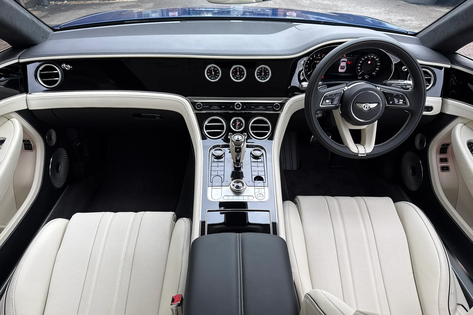 Bentley CONTINENTAL GT thumbnail image number 14
