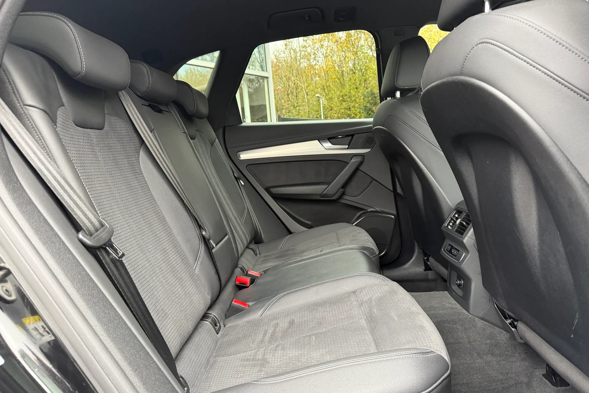 Audi Q5 thumbnail image number 11