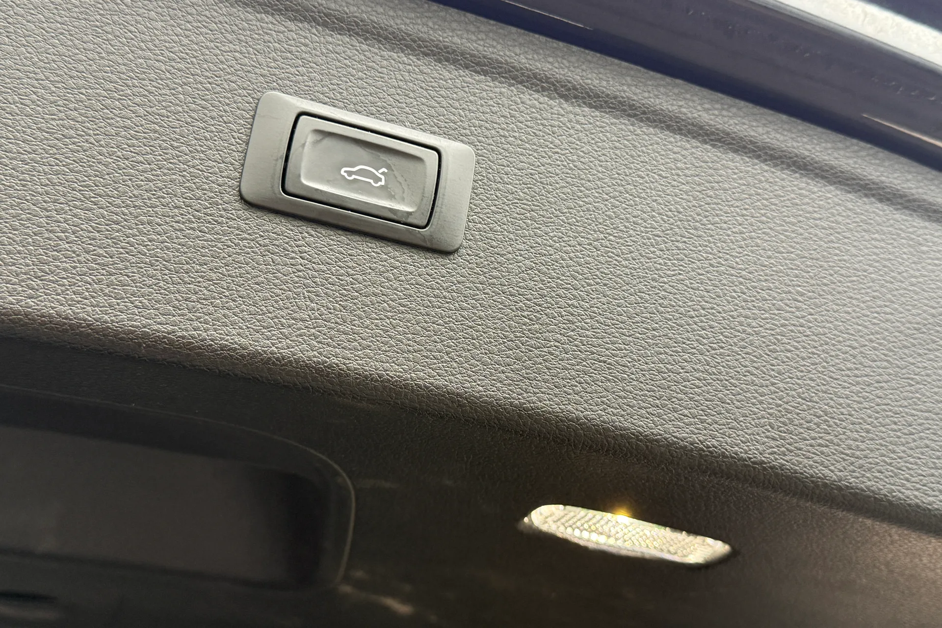 Audi Q5 thumbnail image number 36