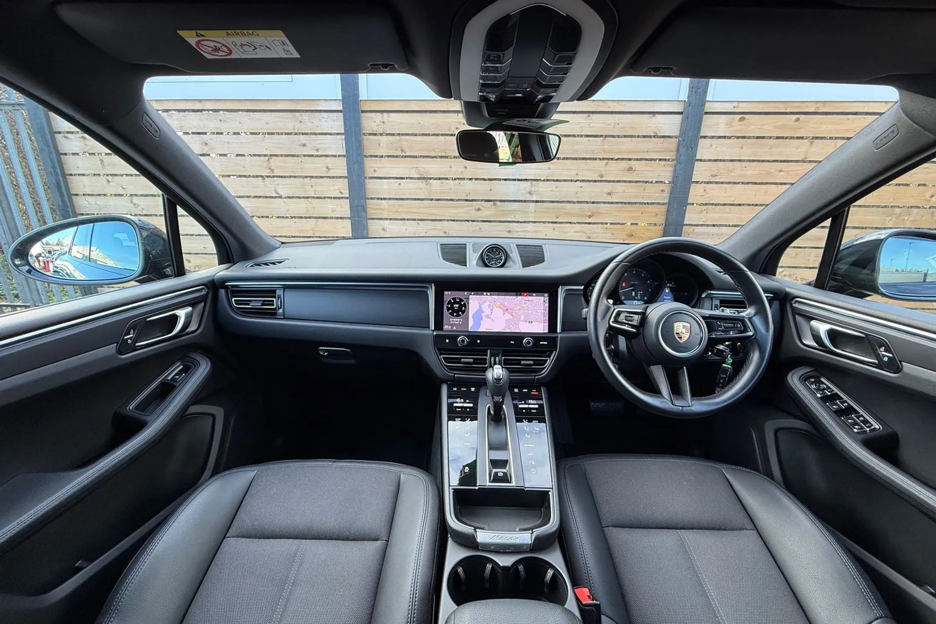 Porsche MACAN thumbnail image number 29