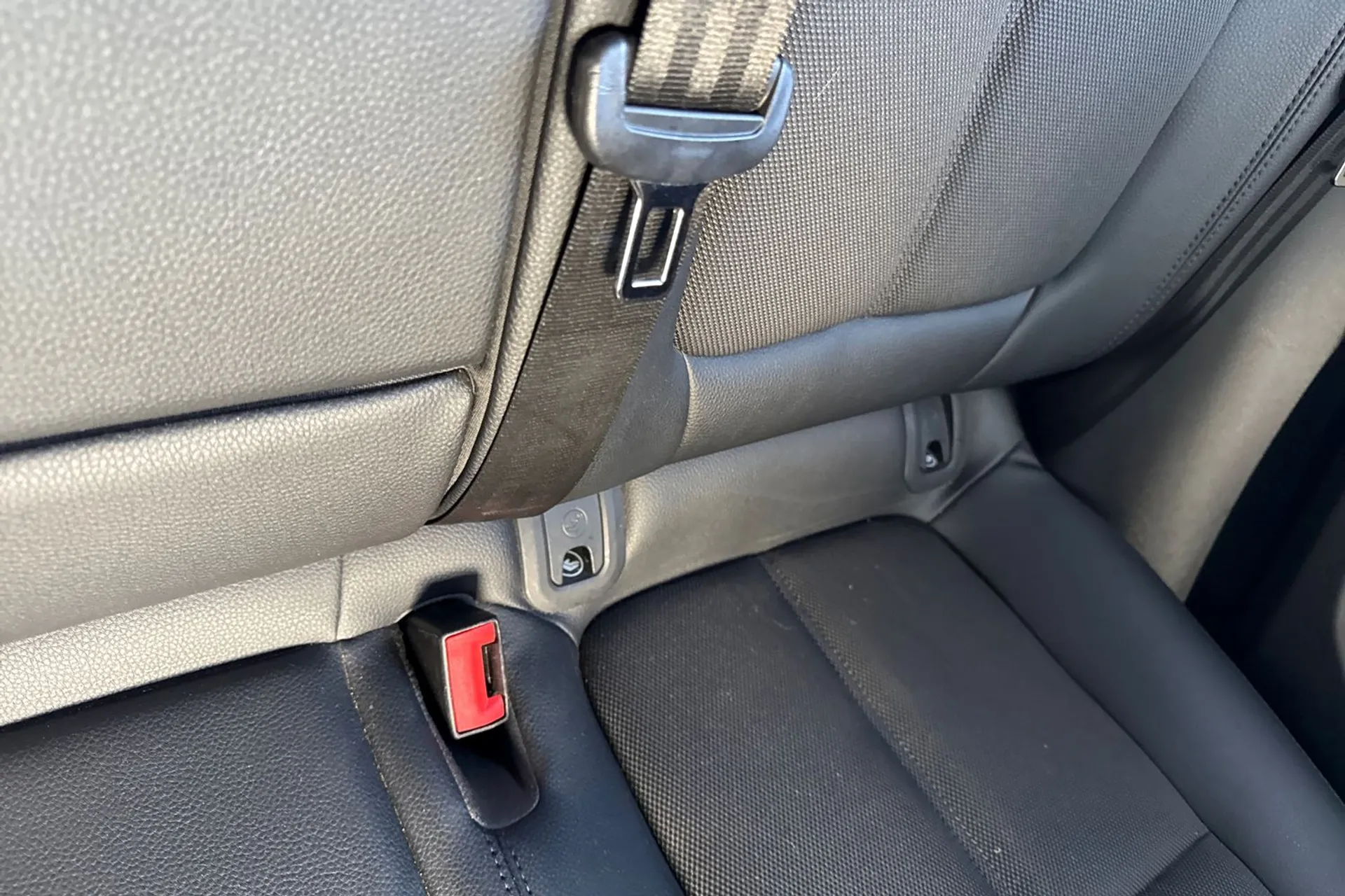 Porsche MACAN thumbnail image number 21