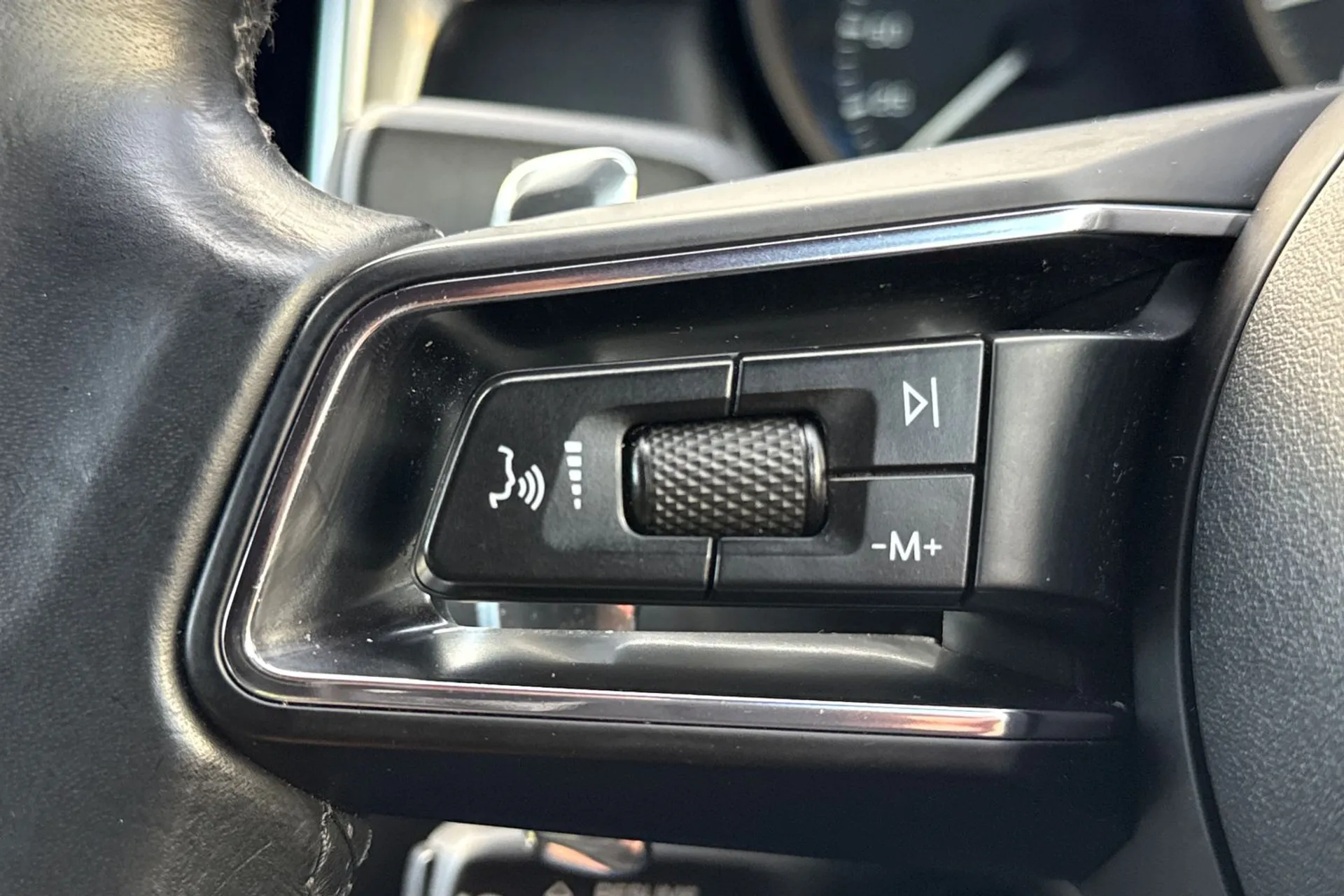 Porsche MACAN thumbnail image number 34