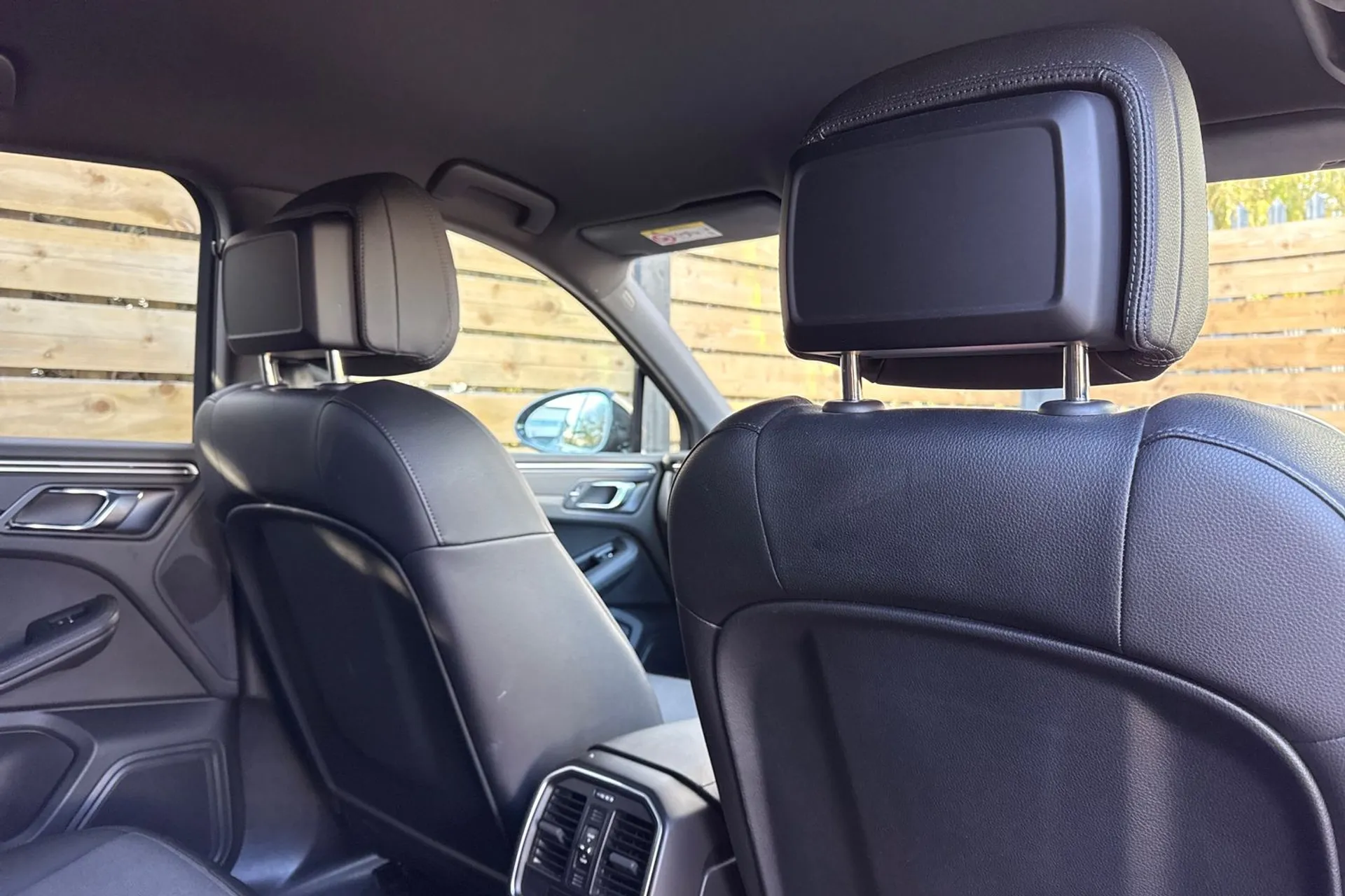 Porsche MACAN thumbnail image number 20