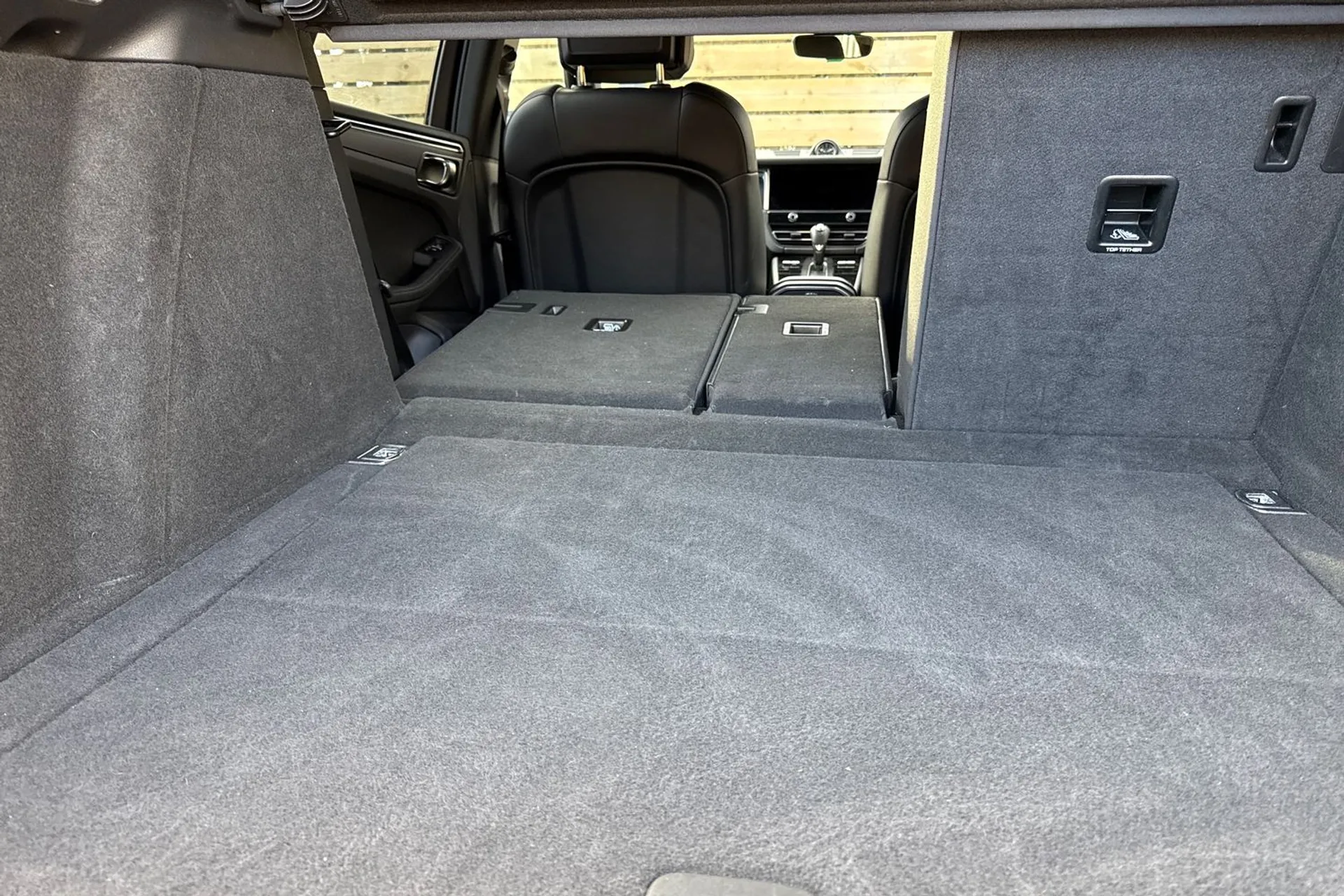 Porsche MACAN thumbnail image number 18