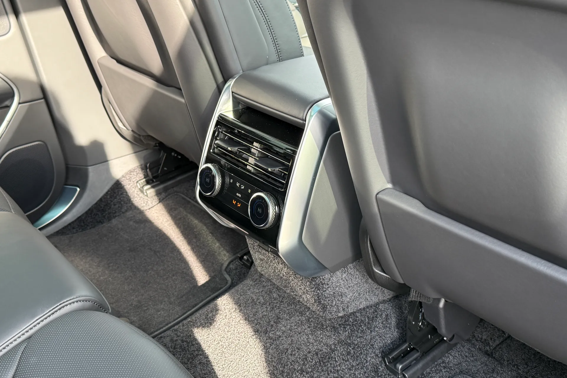 LAND ROVER RANGE ROVER thumbnail image number 37