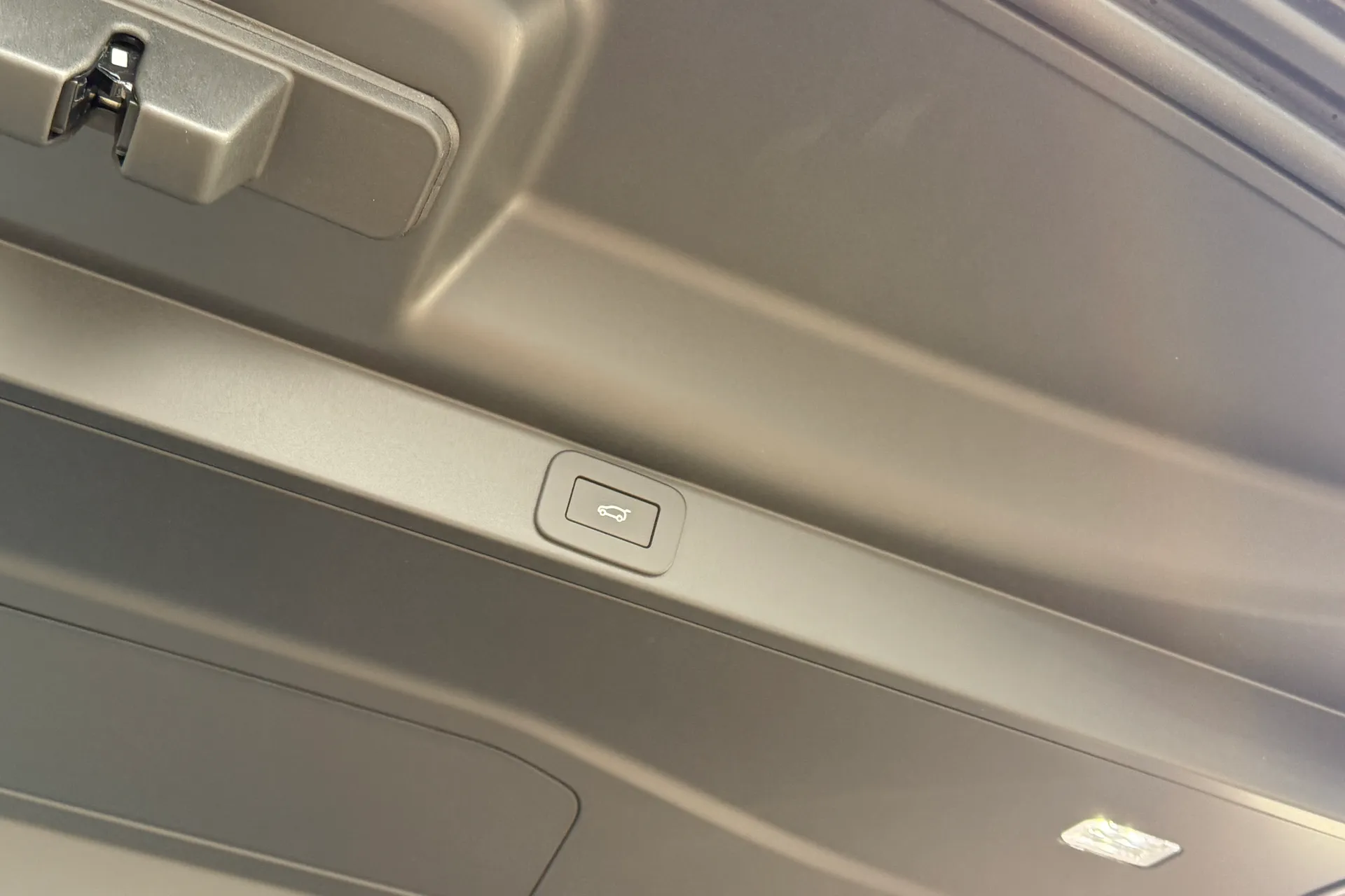 LAND ROVER RANGE ROVER thumbnail image number 31