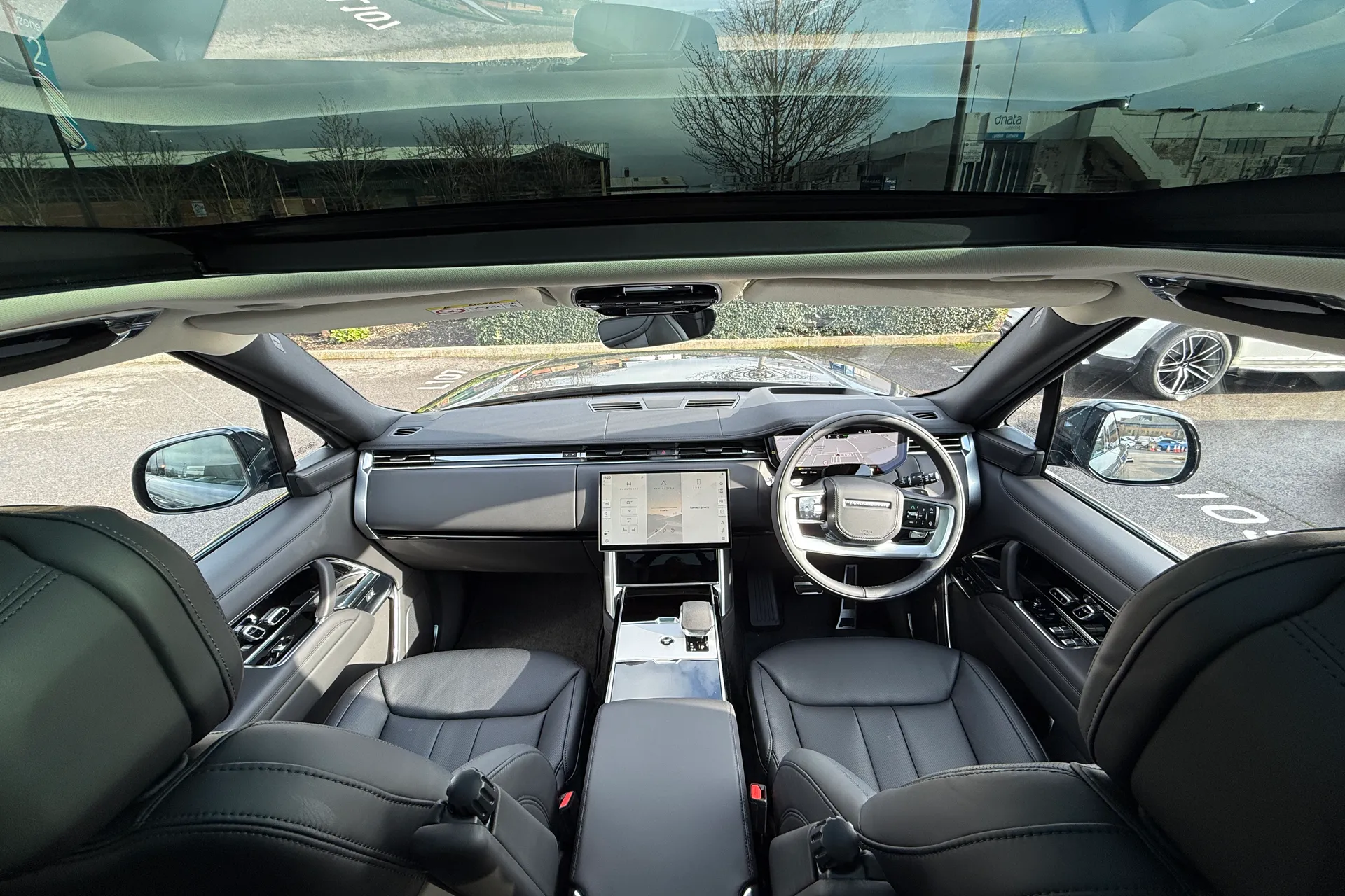 LAND ROVER RANGE ROVER thumbnail image number 3