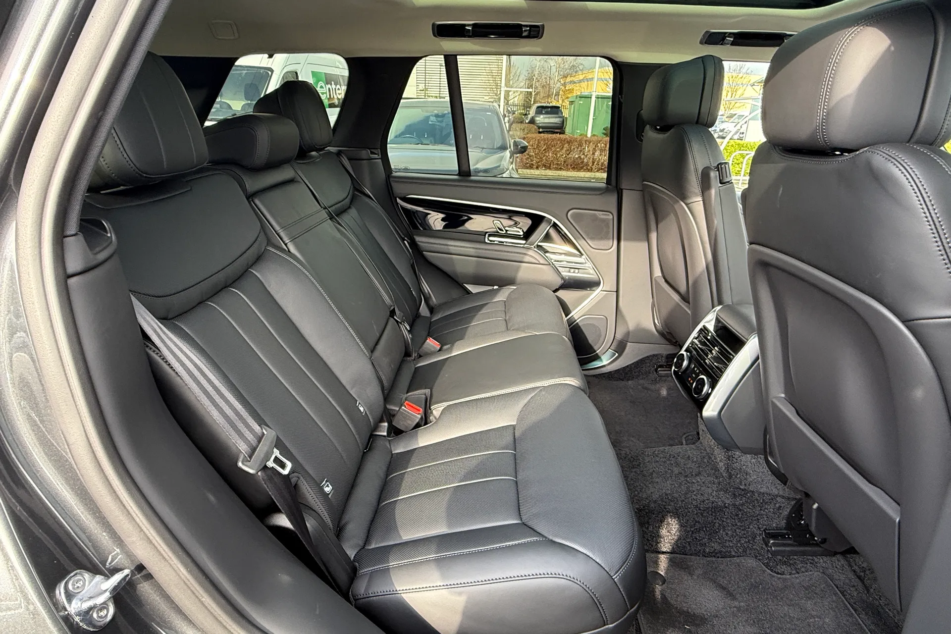 LAND ROVER RANGE ROVER thumbnail image number 35