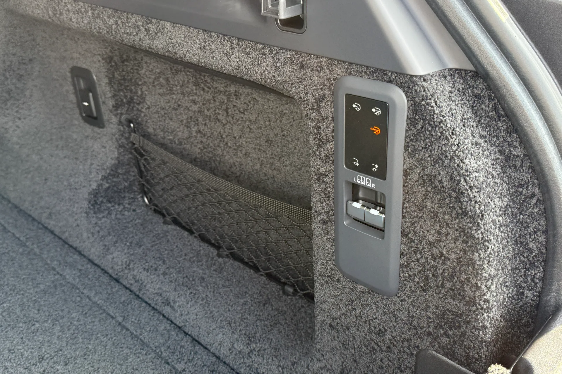 LAND ROVER RANGE ROVER thumbnail image number 33