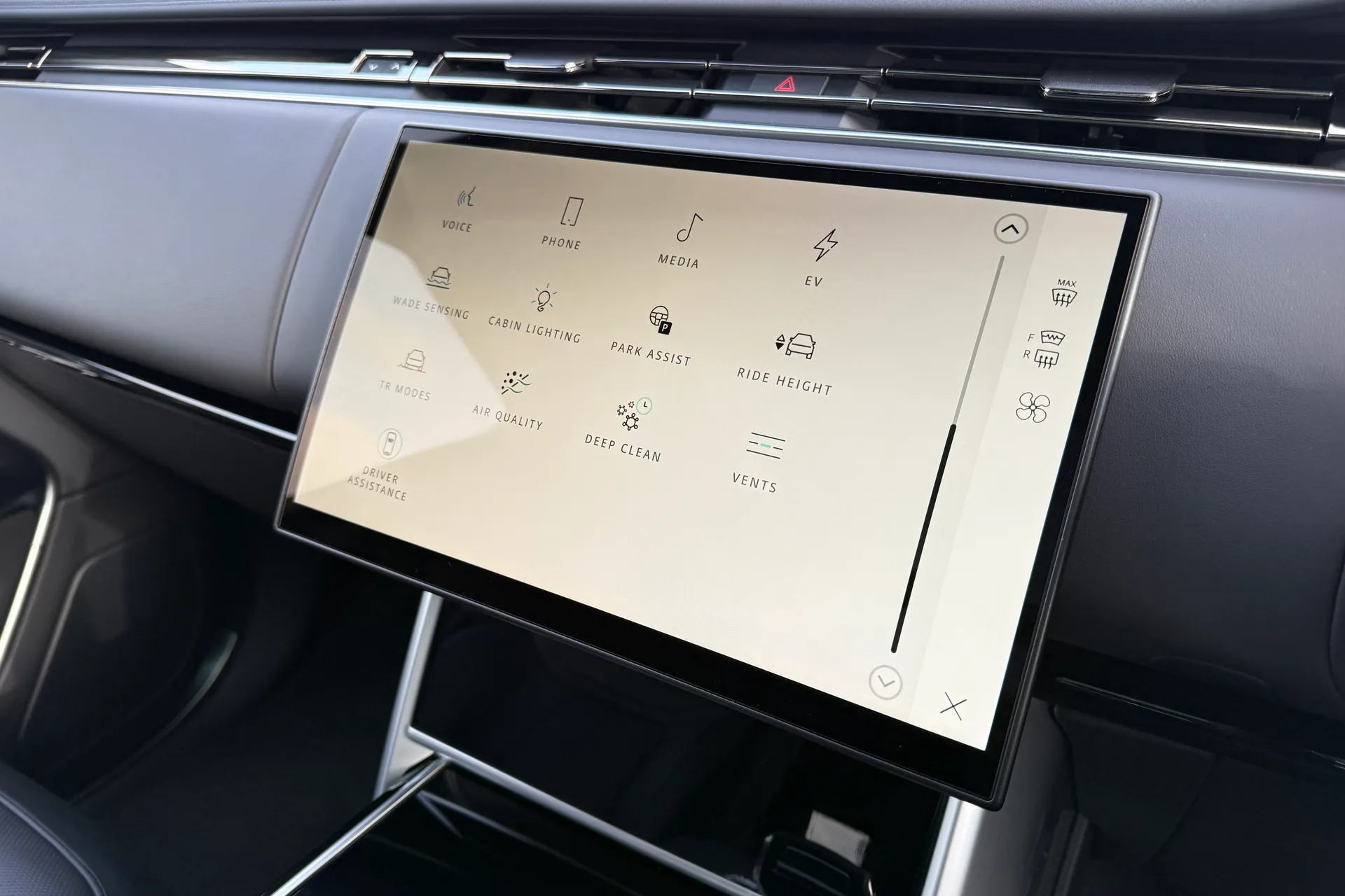 LAND ROVER RANGE ROVER thumbnail image number 46