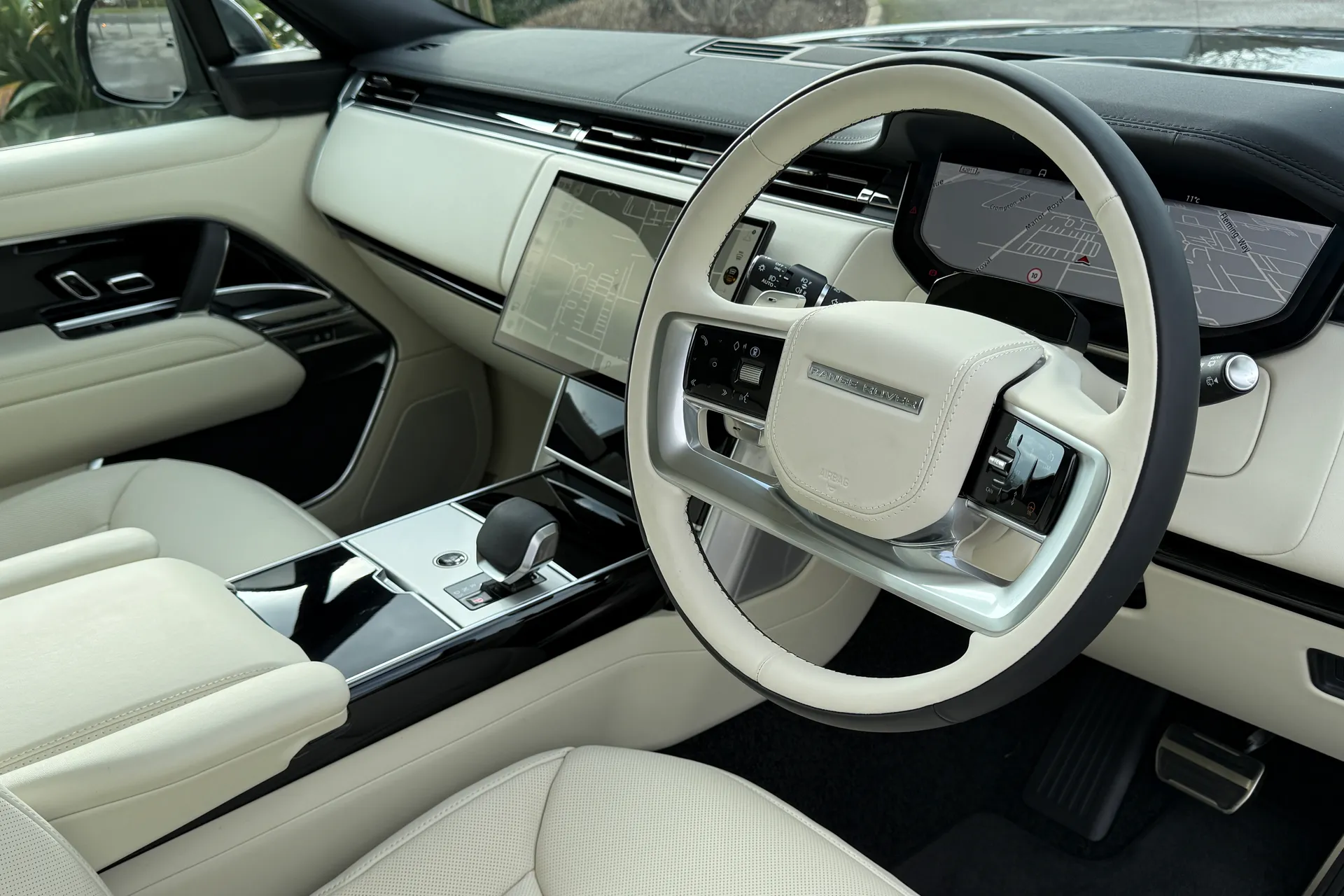 LAND ROVER RANGE ROVER thumbnail image number 42