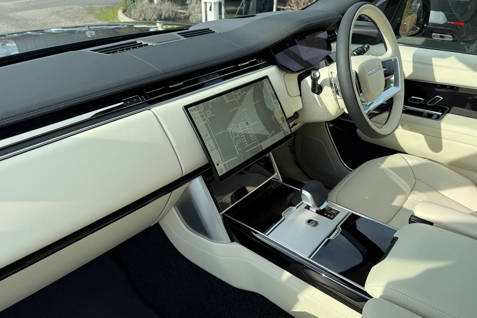 LAND ROVER RANGE ROVER thumbnail image number 44