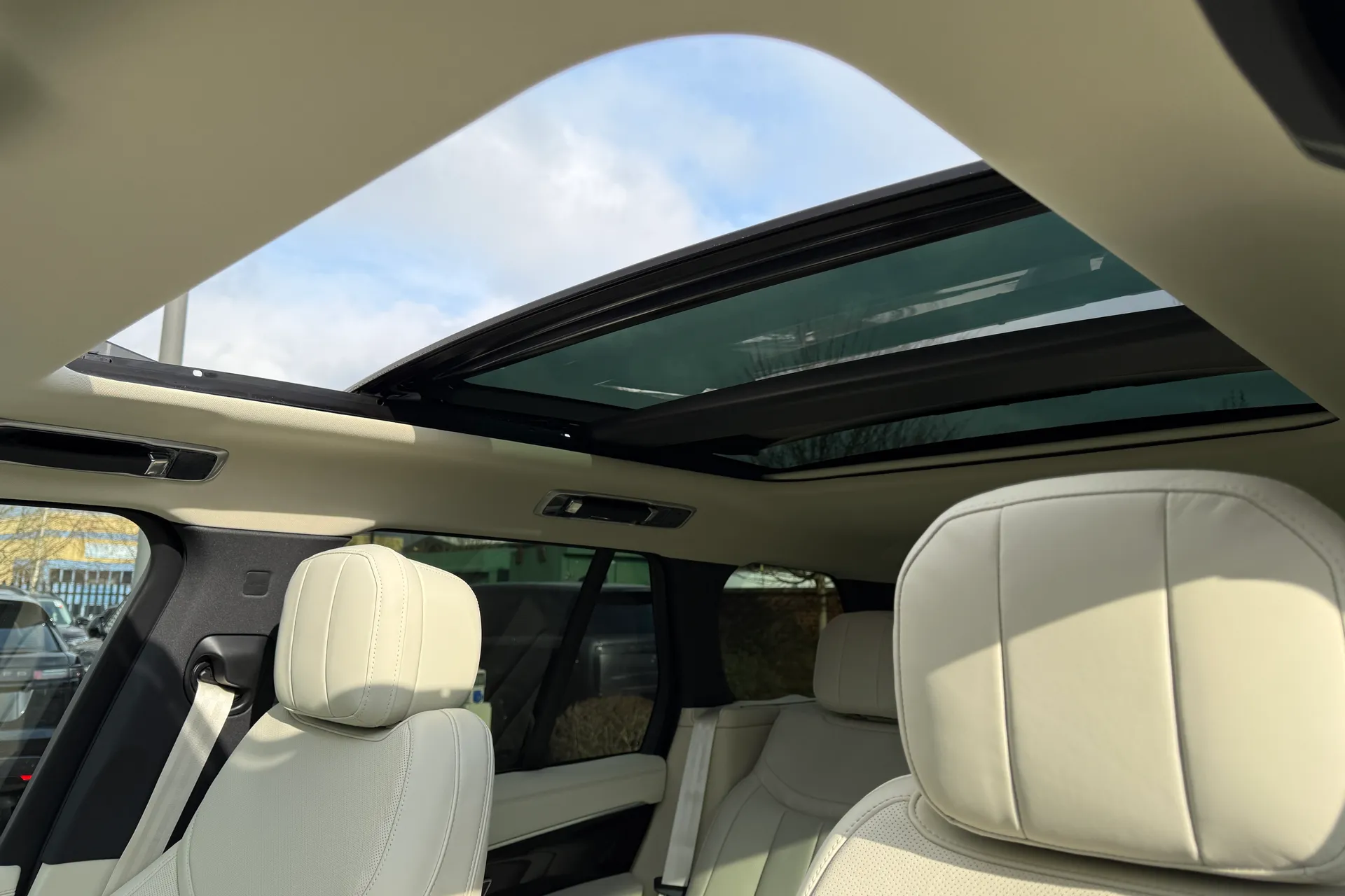 LAND ROVER RANGE ROVER thumbnail image number 5