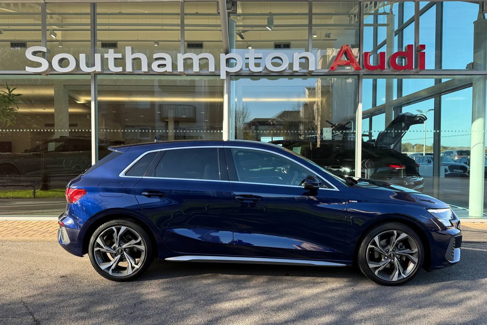 Audi A3 thumbnail image number 2