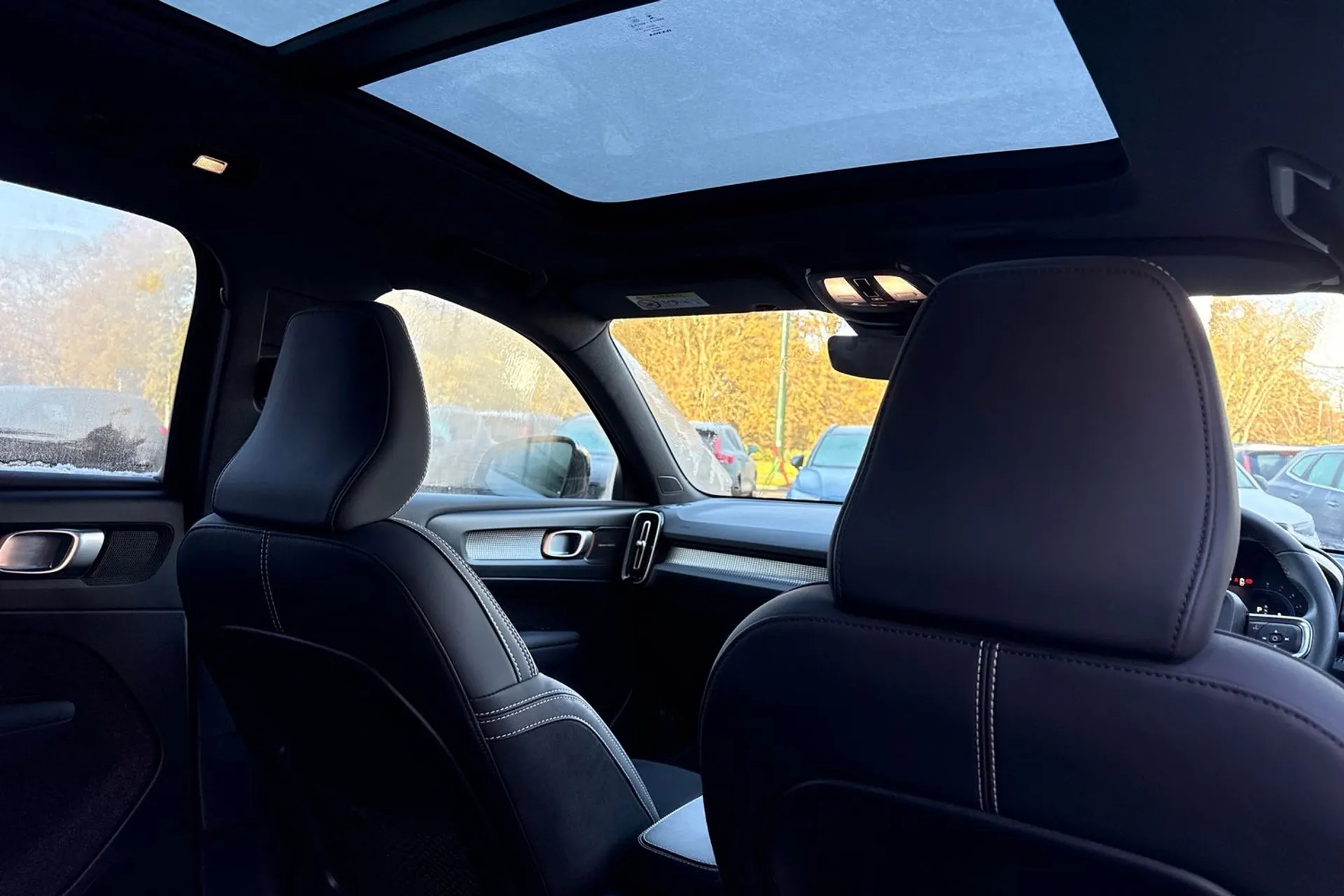 Volvo XC40 thumbnail image number 24