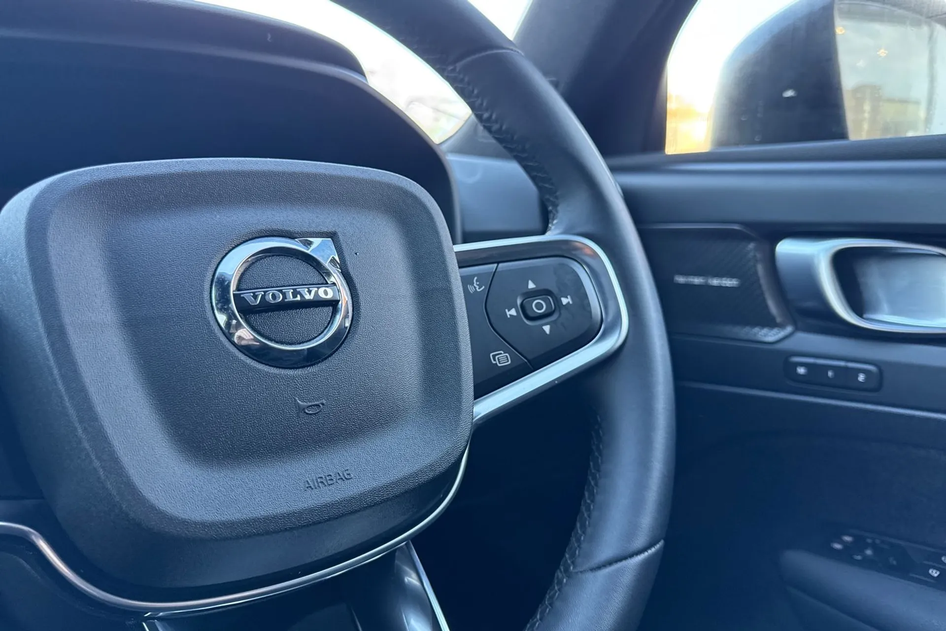 Volvo XC40 thumbnail image number 37