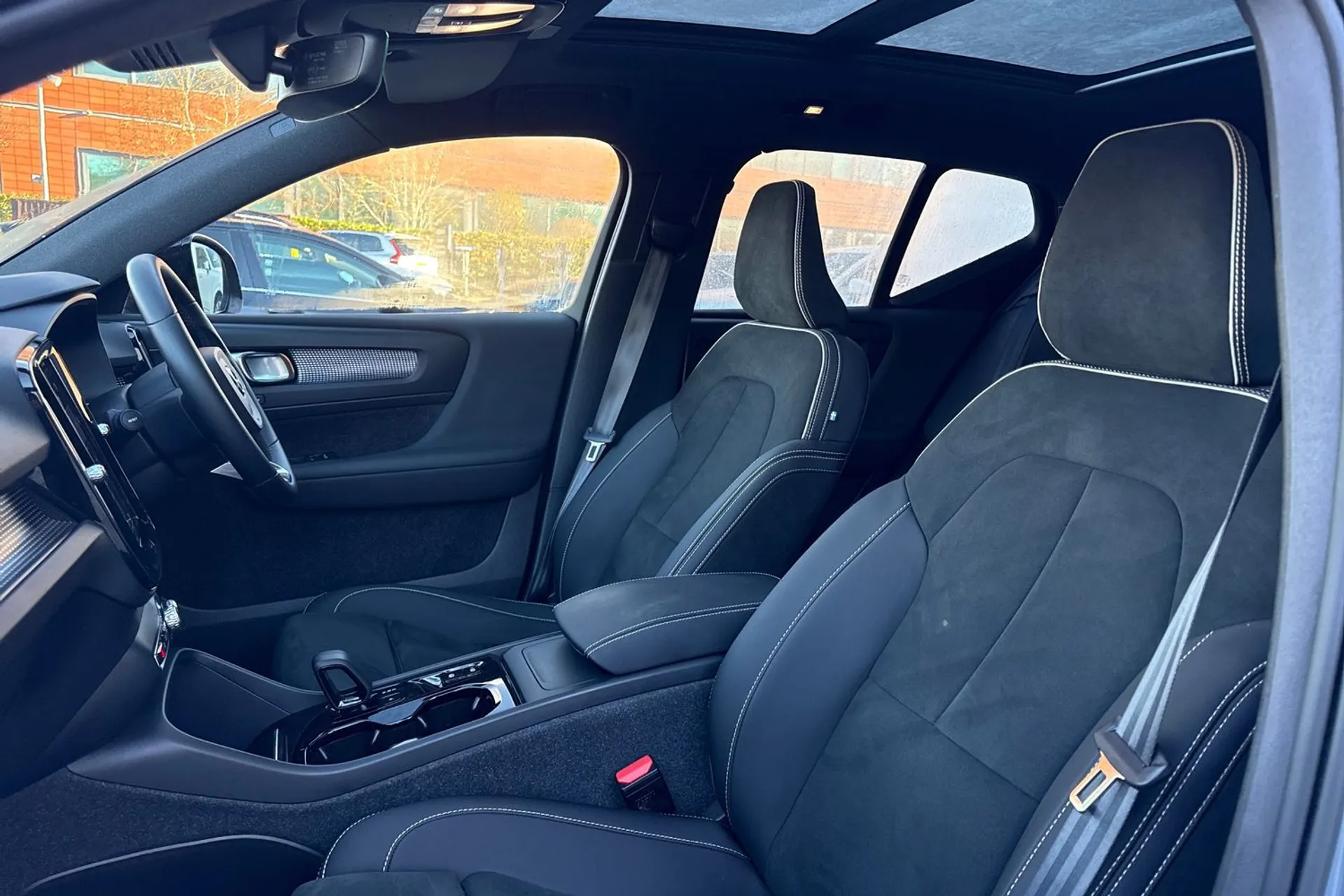 Volvo XC40 thumbnail image number 28