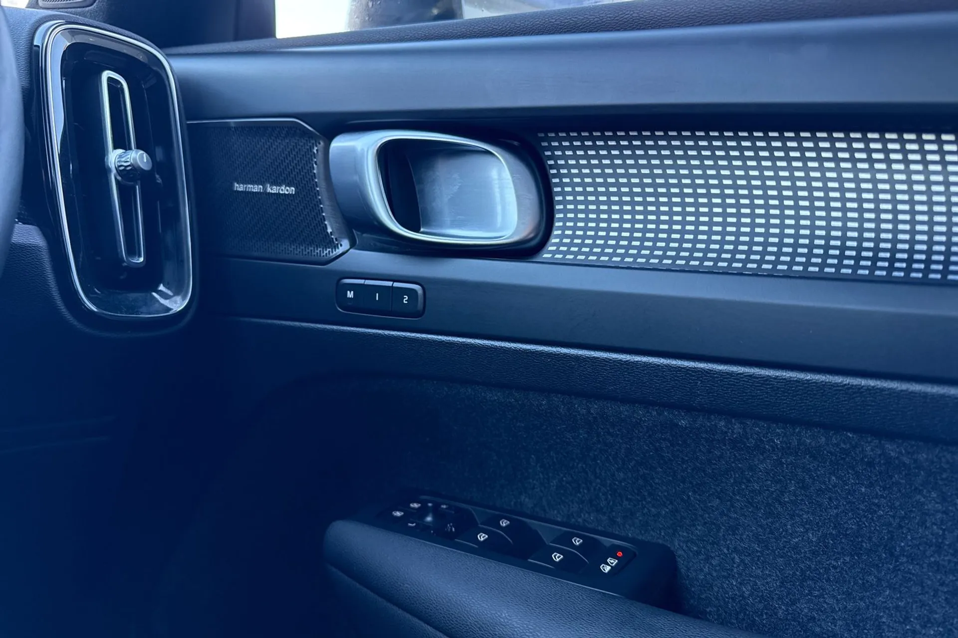 Volvo XC40 thumbnail image number 42