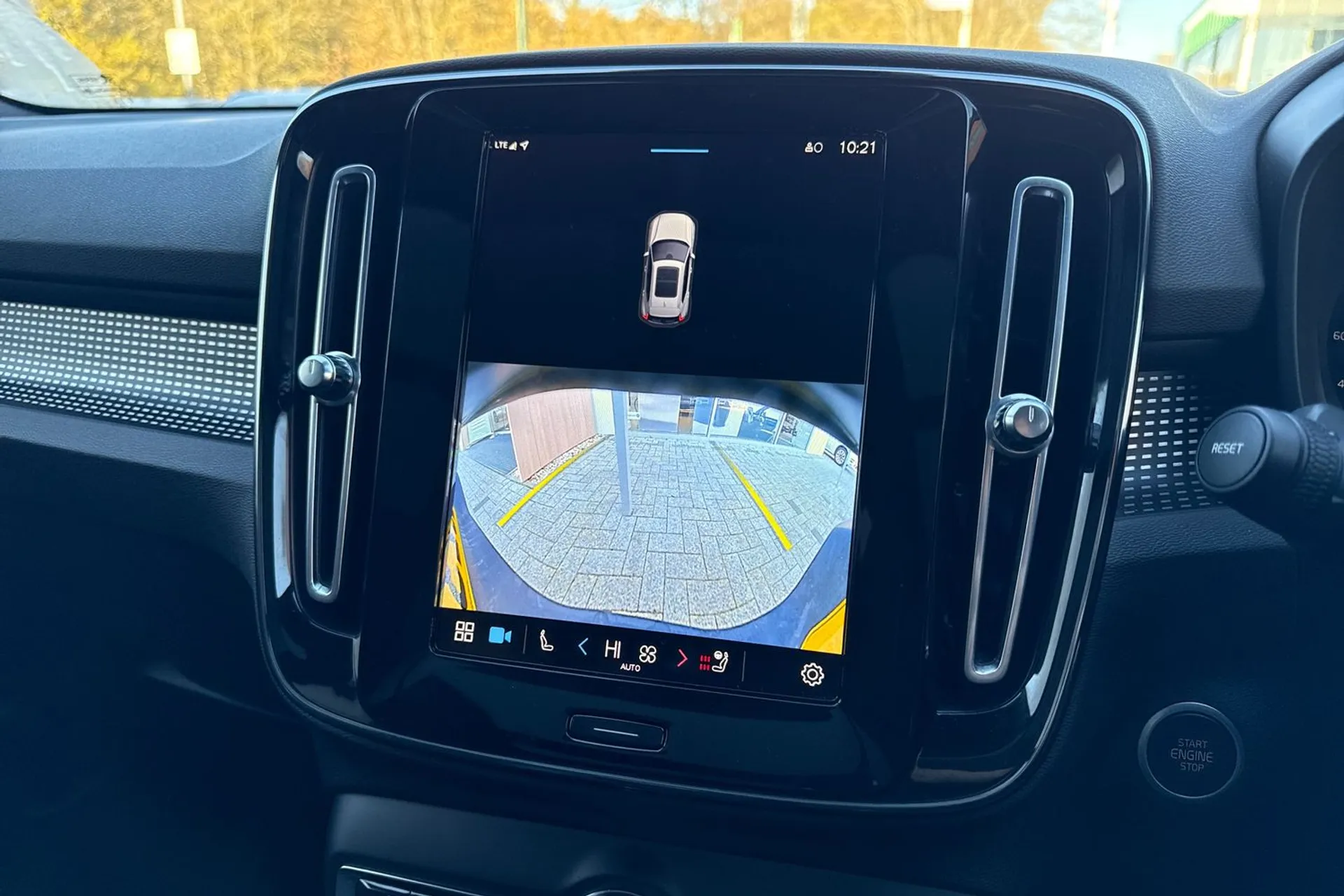 Volvo XC40 thumbnail image number 39