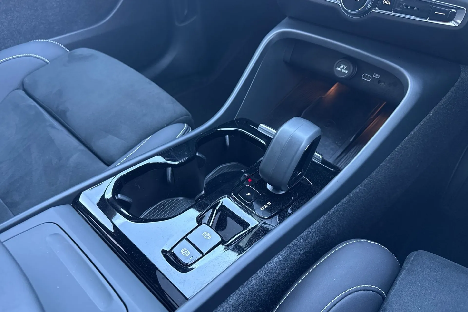 Volvo XC40 thumbnail image number 44