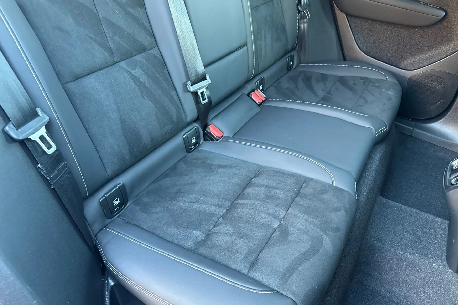 Volvo XC40 thumbnail image number 25