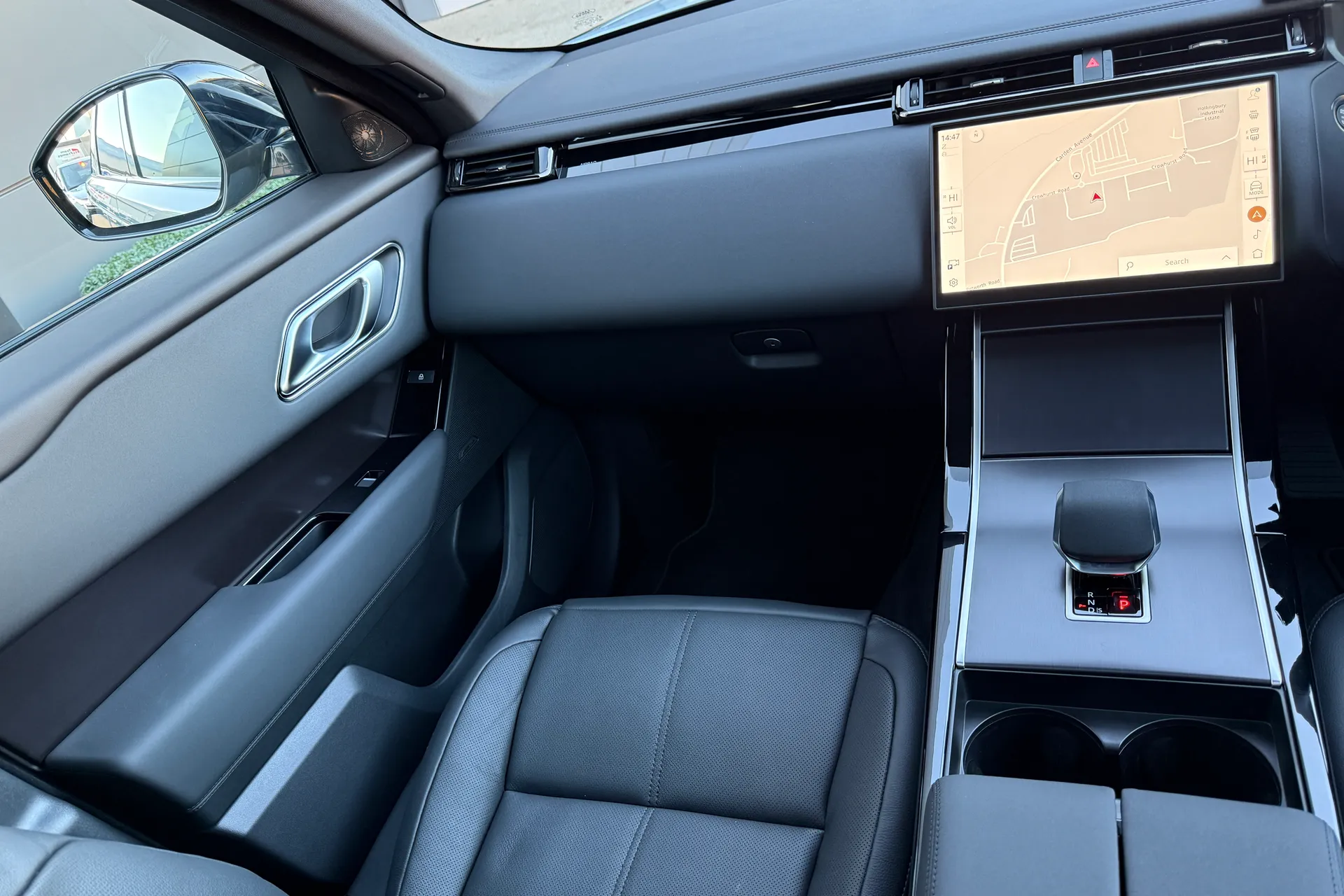 LAND ROVER RANGE ROVER VELAR thumbnail image number 41