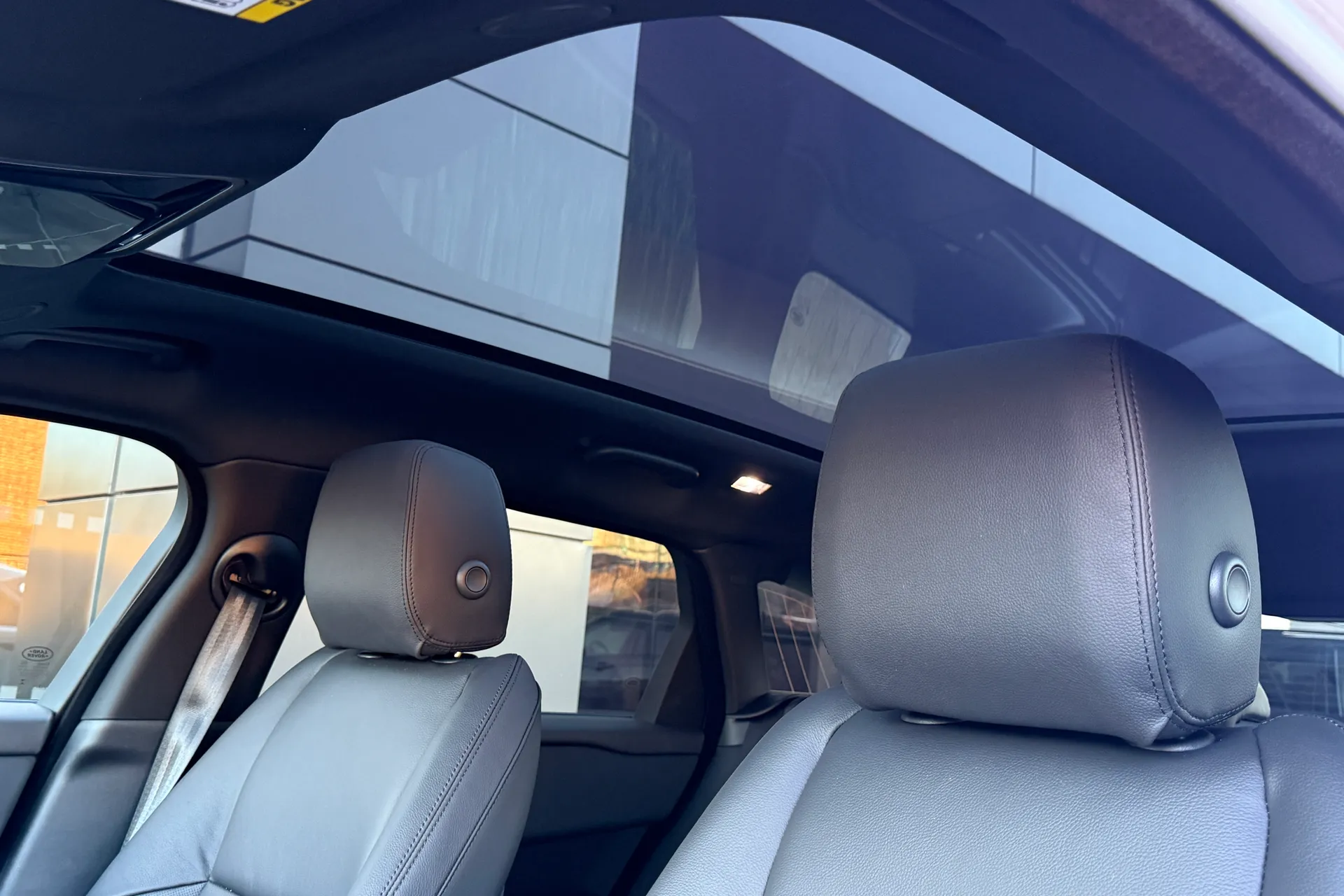 LAND ROVER RANGE ROVER VELAR thumbnail image number 45