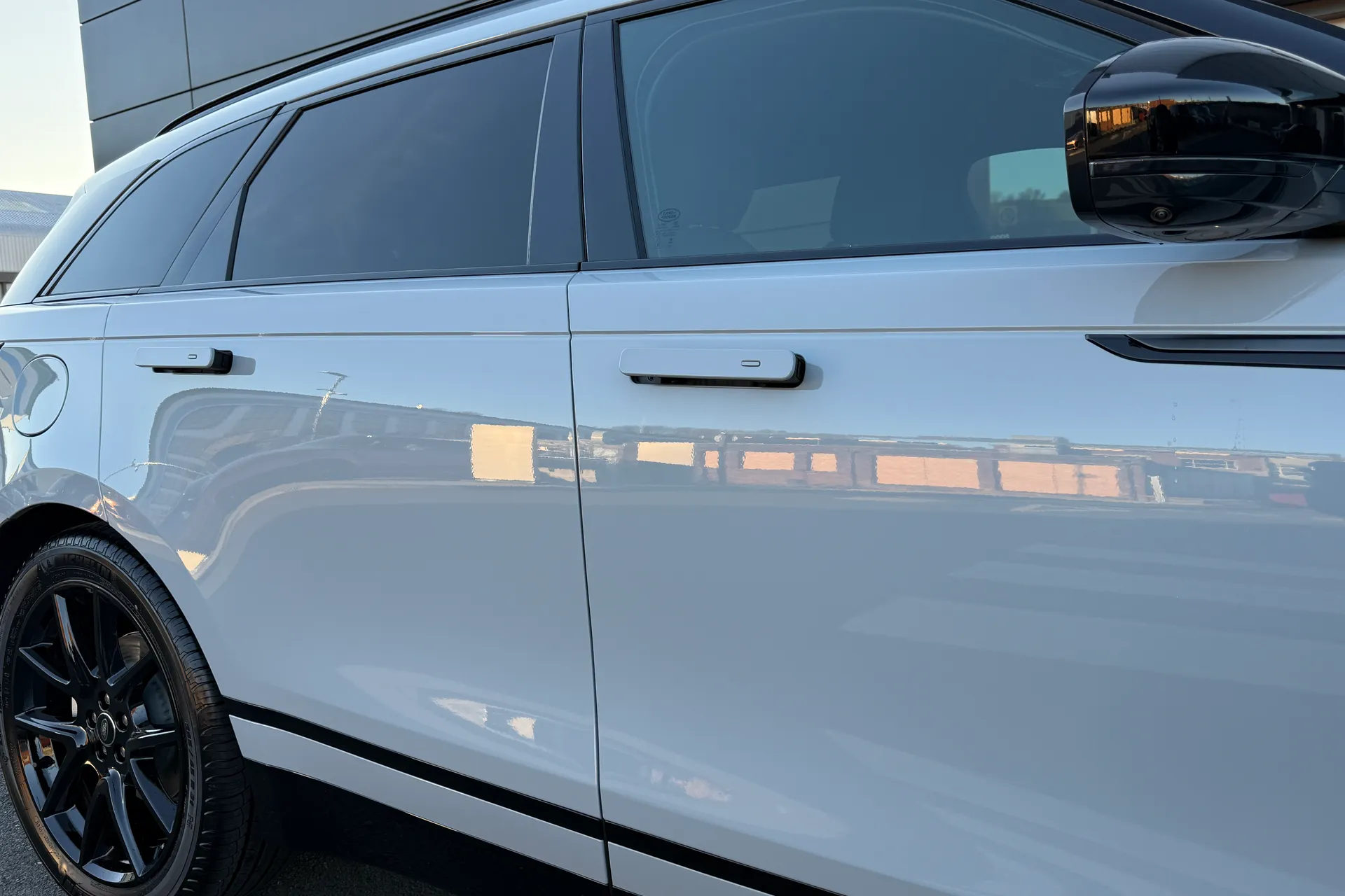 LAND ROVER RANGE ROVER VELAR thumbnail image number 22