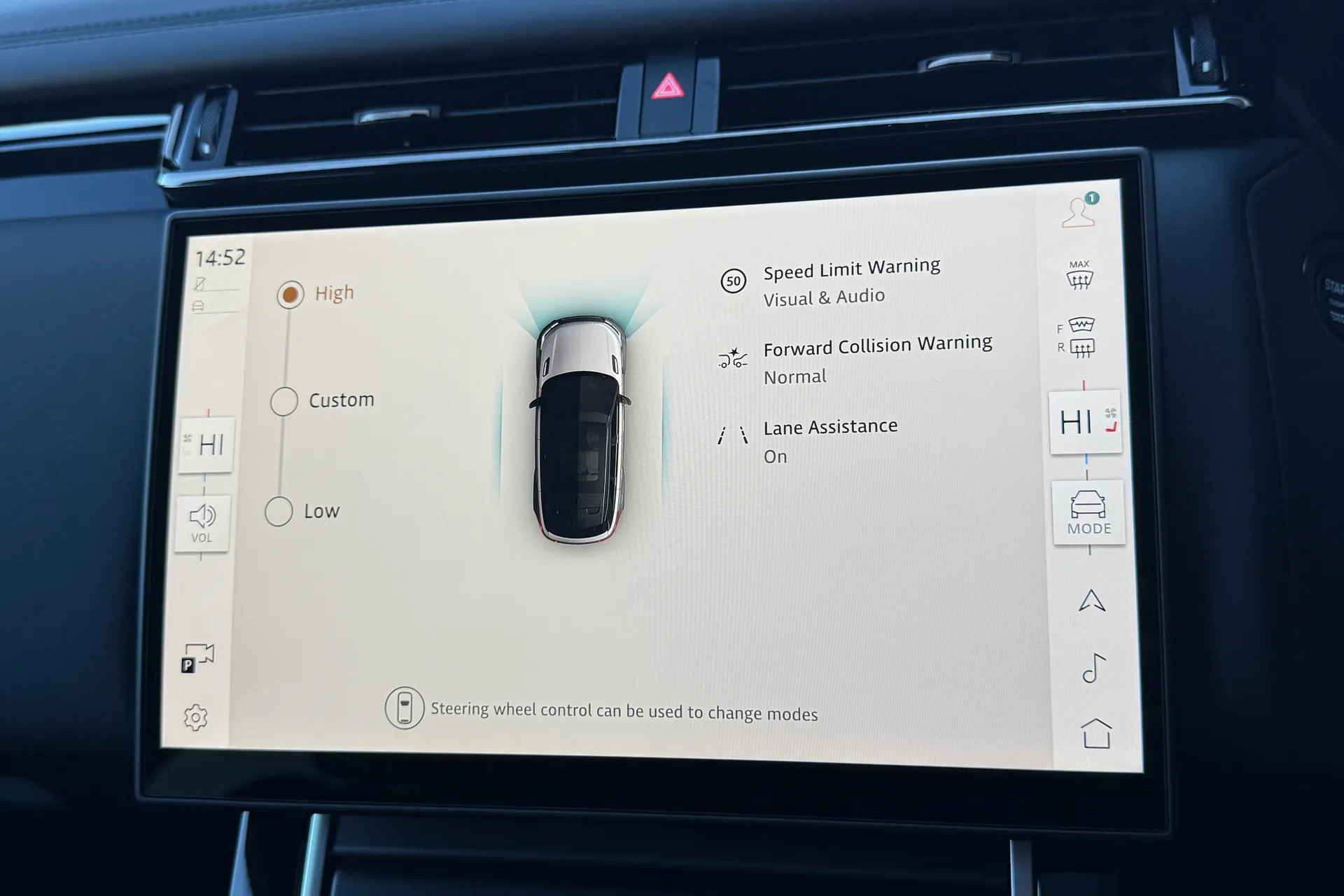 LAND ROVER RANGE ROVER VELAR thumbnail image number 31