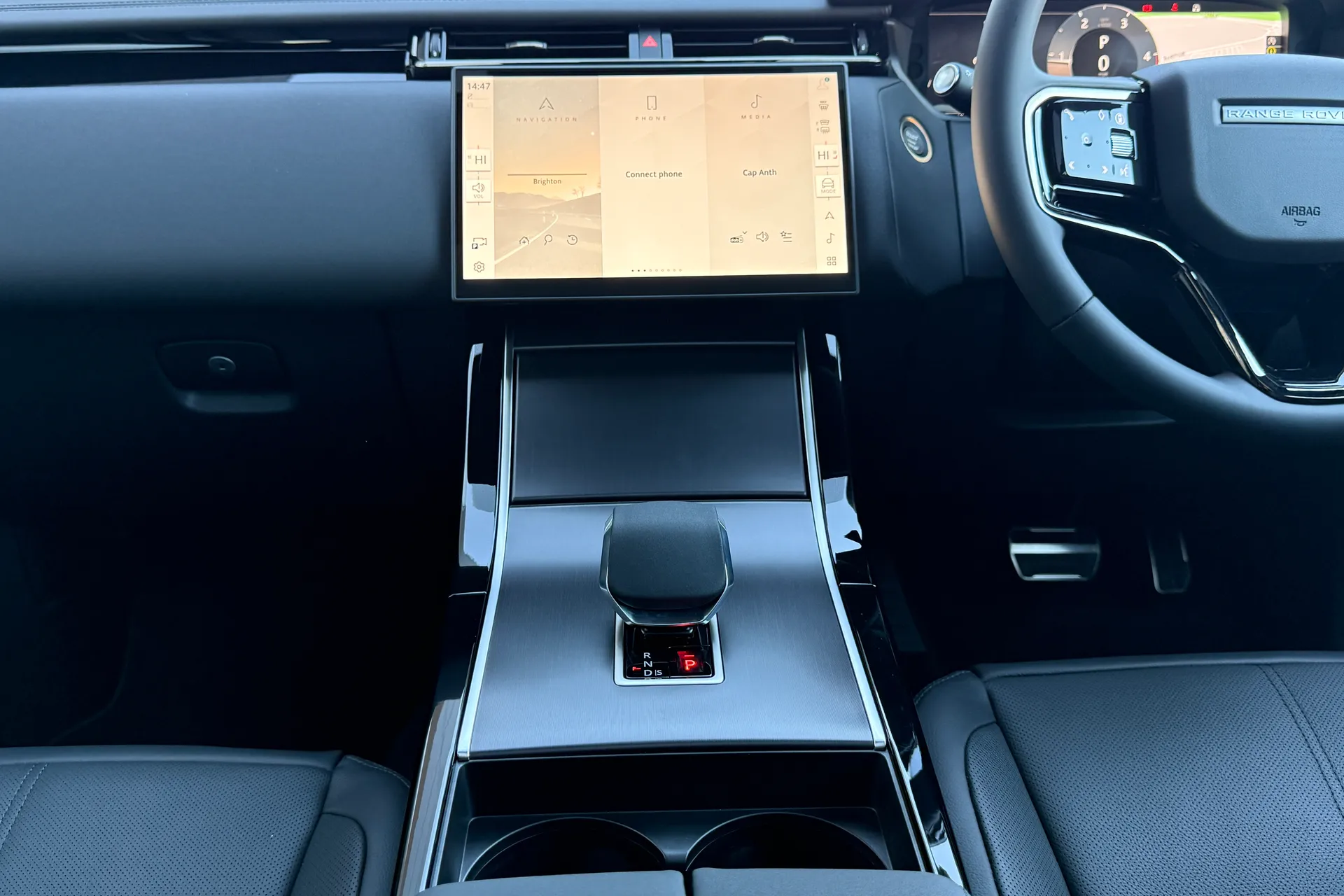 LAND ROVER RANGE ROVER VELAR thumbnail image number 28