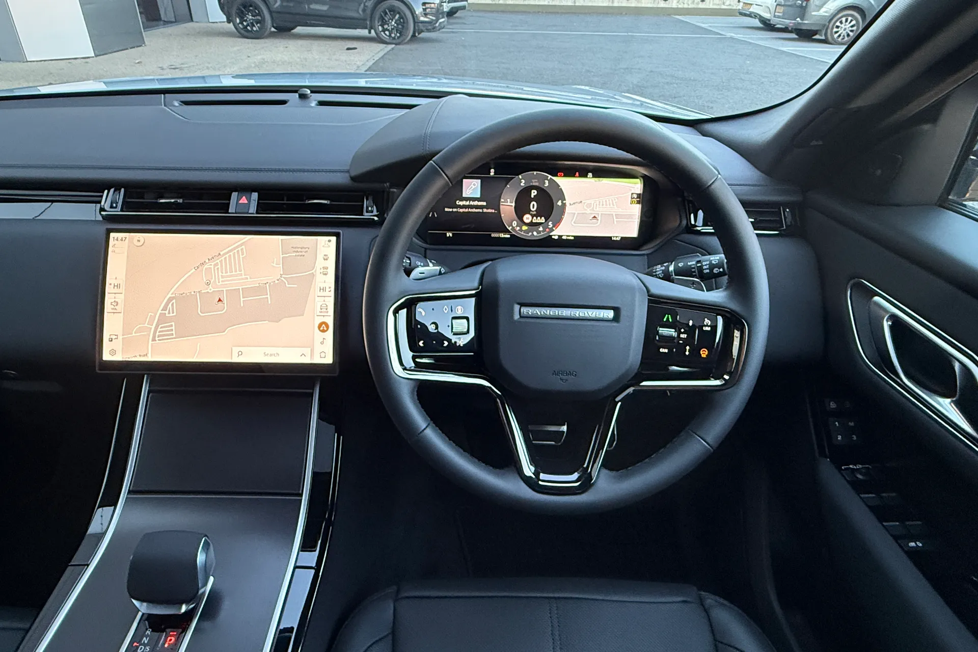 LAND ROVER RANGE ROVER VELAR thumbnail image number 27