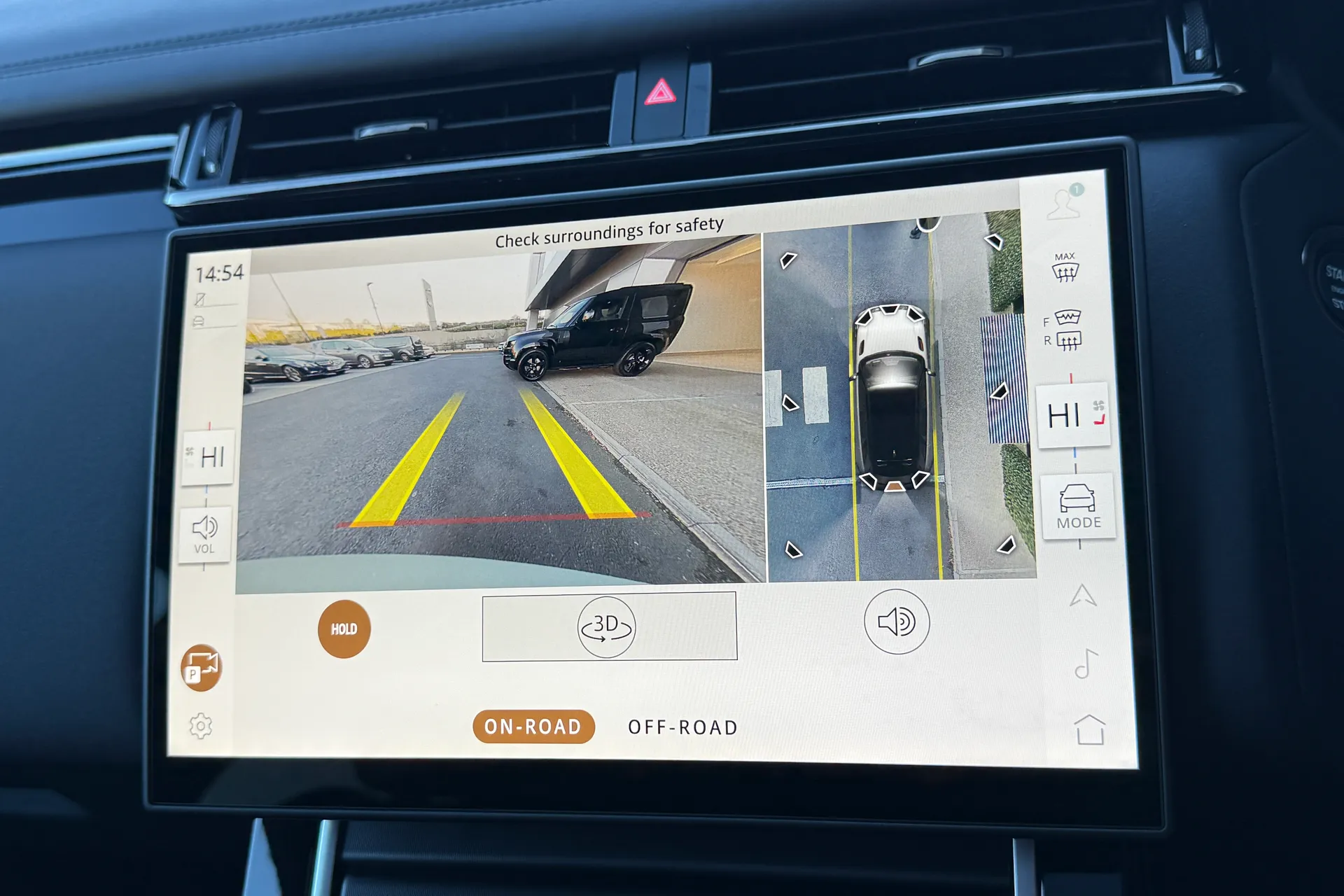 LAND ROVER RANGE ROVER VELAR thumbnail image number 4