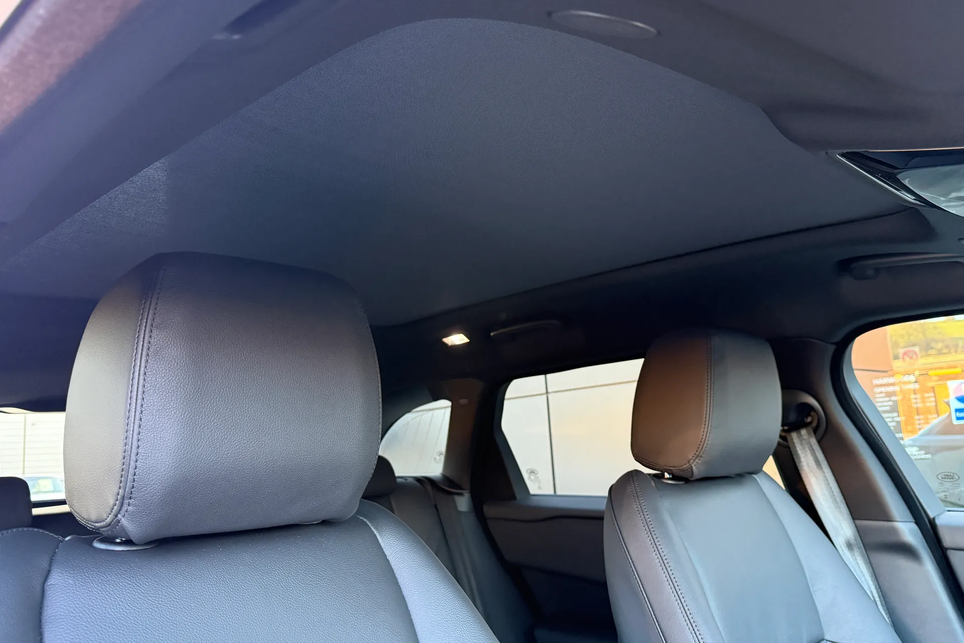 LAND ROVER RANGE ROVER VELAR thumbnail image number 8