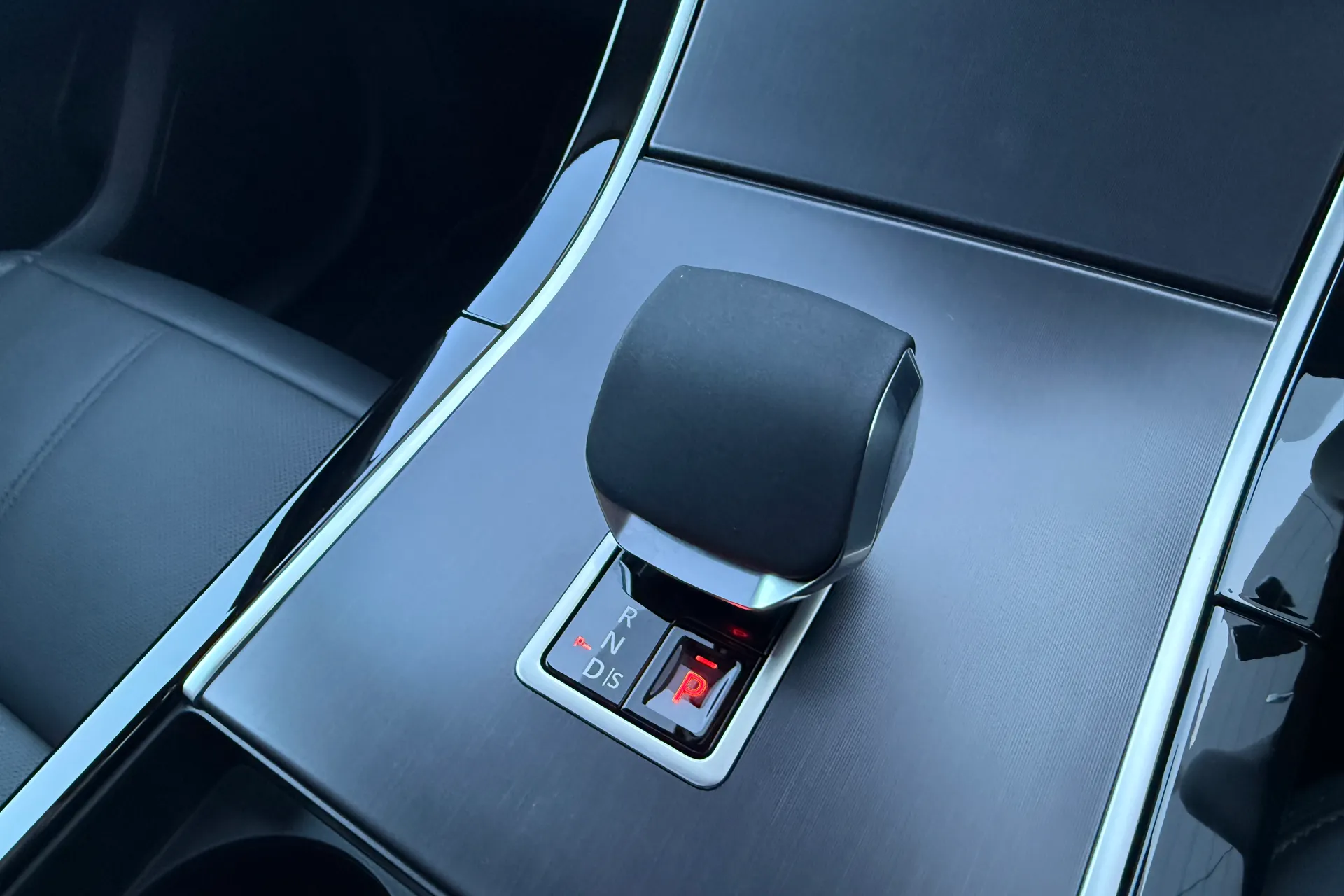 LAND ROVER RANGE ROVER VELAR thumbnail image number 48