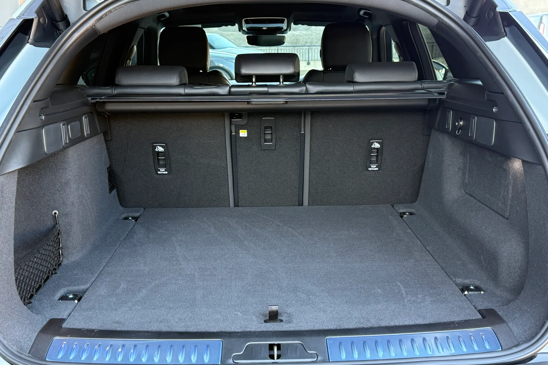 LAND ROVER RANGE ROVER VELAR thumbnail image number 35