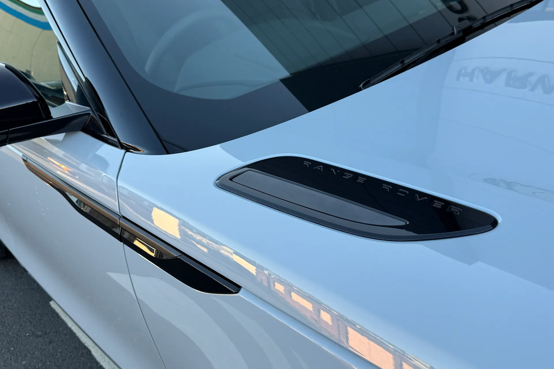 LAND ROVER RANGE ROVER VELAR thumbnail image number 25